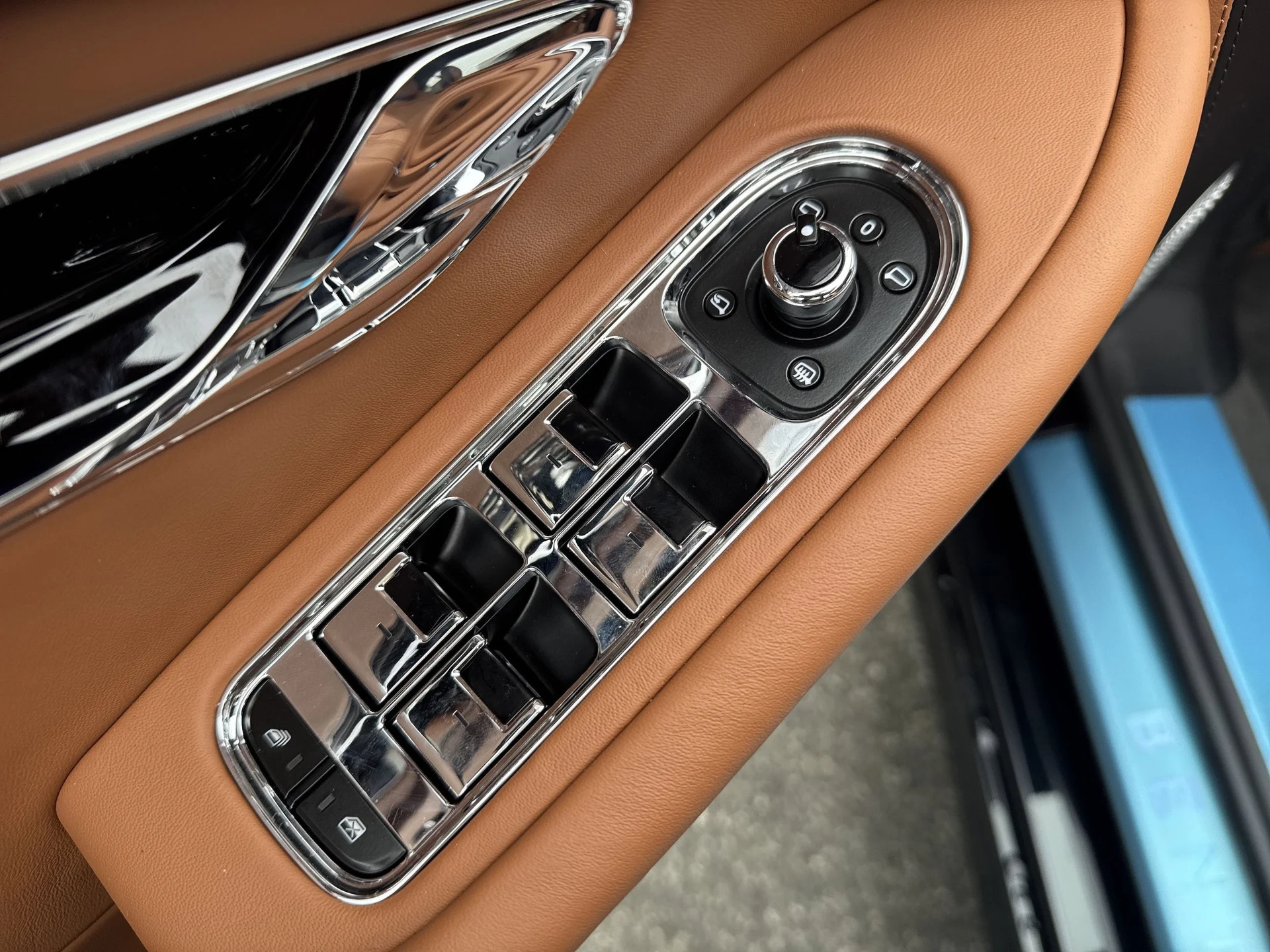 mph011_3485039831_88591ea62b0115ea5061eefd4f14d4b1x_9717760a23