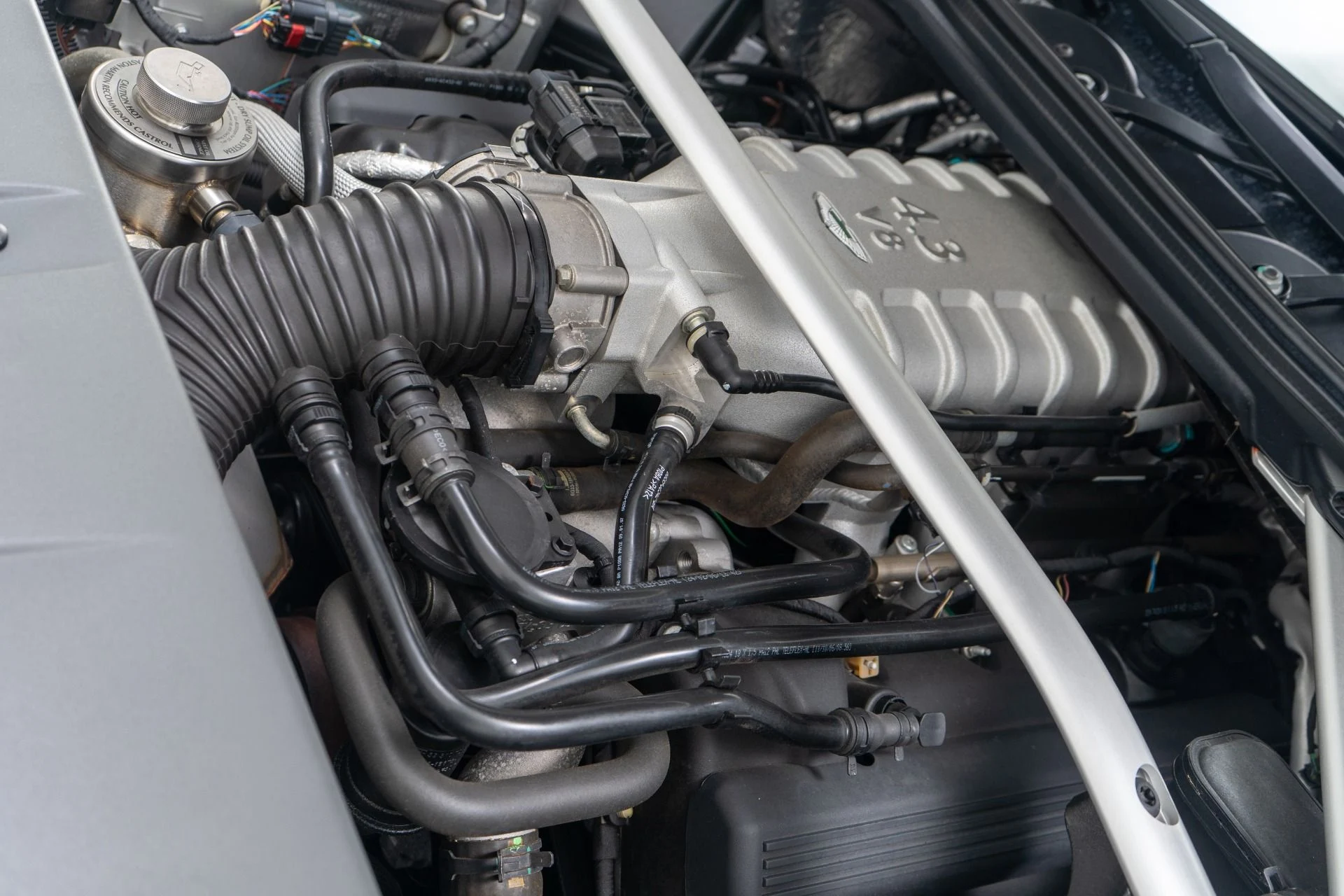 mph011_3489970058_Used_2008_Aston_Martin_V8_Vantage_Roadster_1756322519_f086d6908b