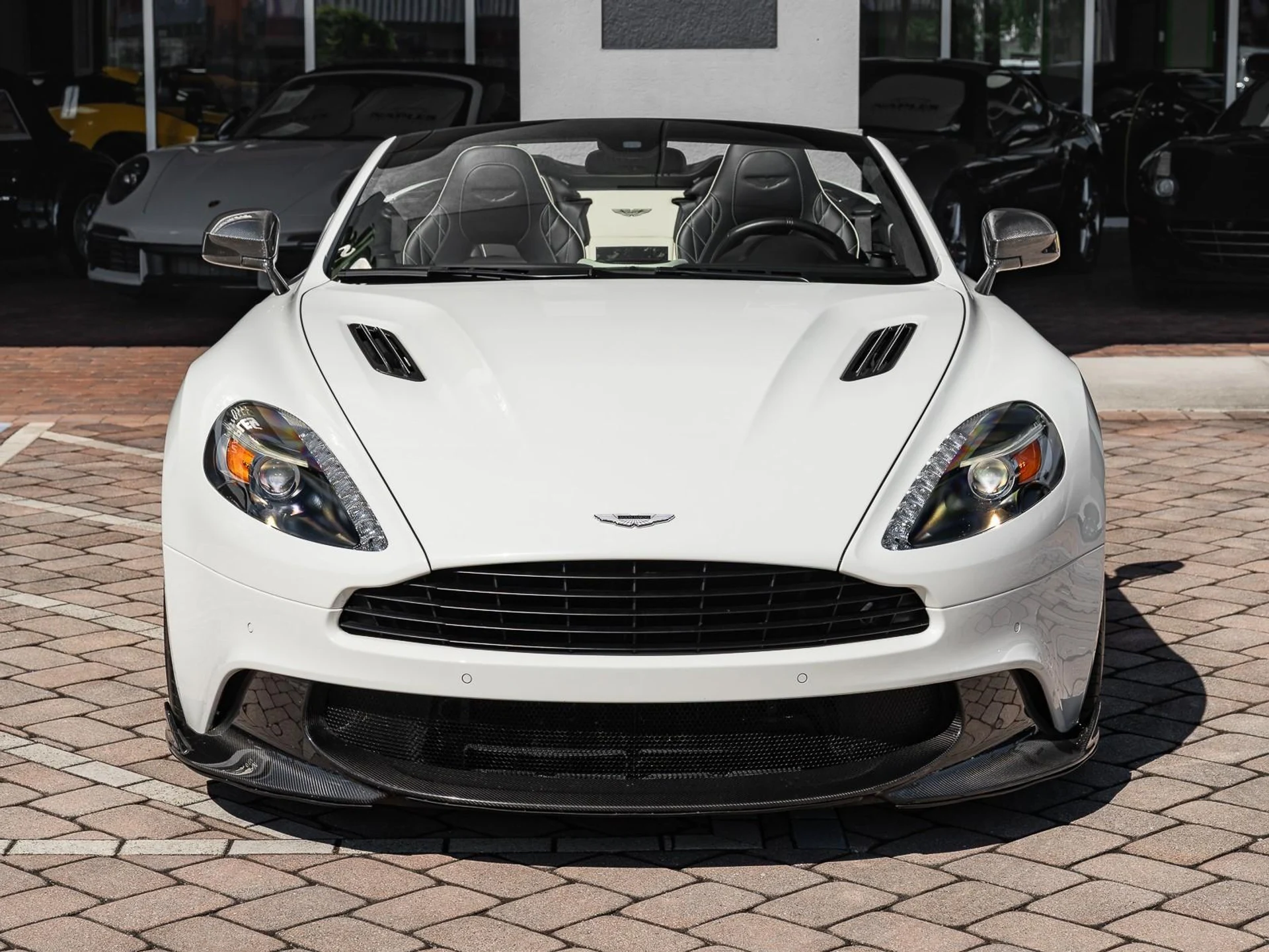 mph011_3502034692_Used_2018_Aston_Martin_Vanquish_S_1759353639_2b3f58ebcc