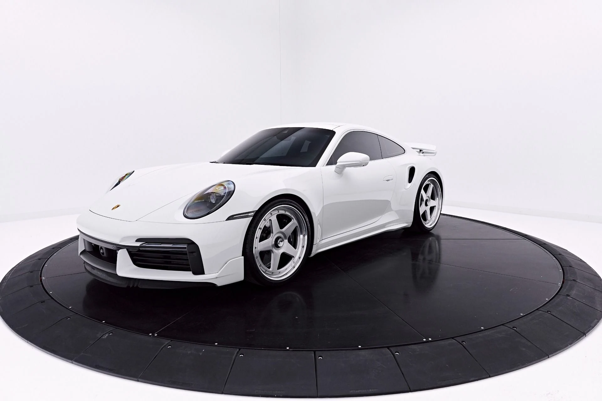 mph011_3502897260_Used_2024_Porsche_911_Turbo_S_1777505231_cff4711bb3