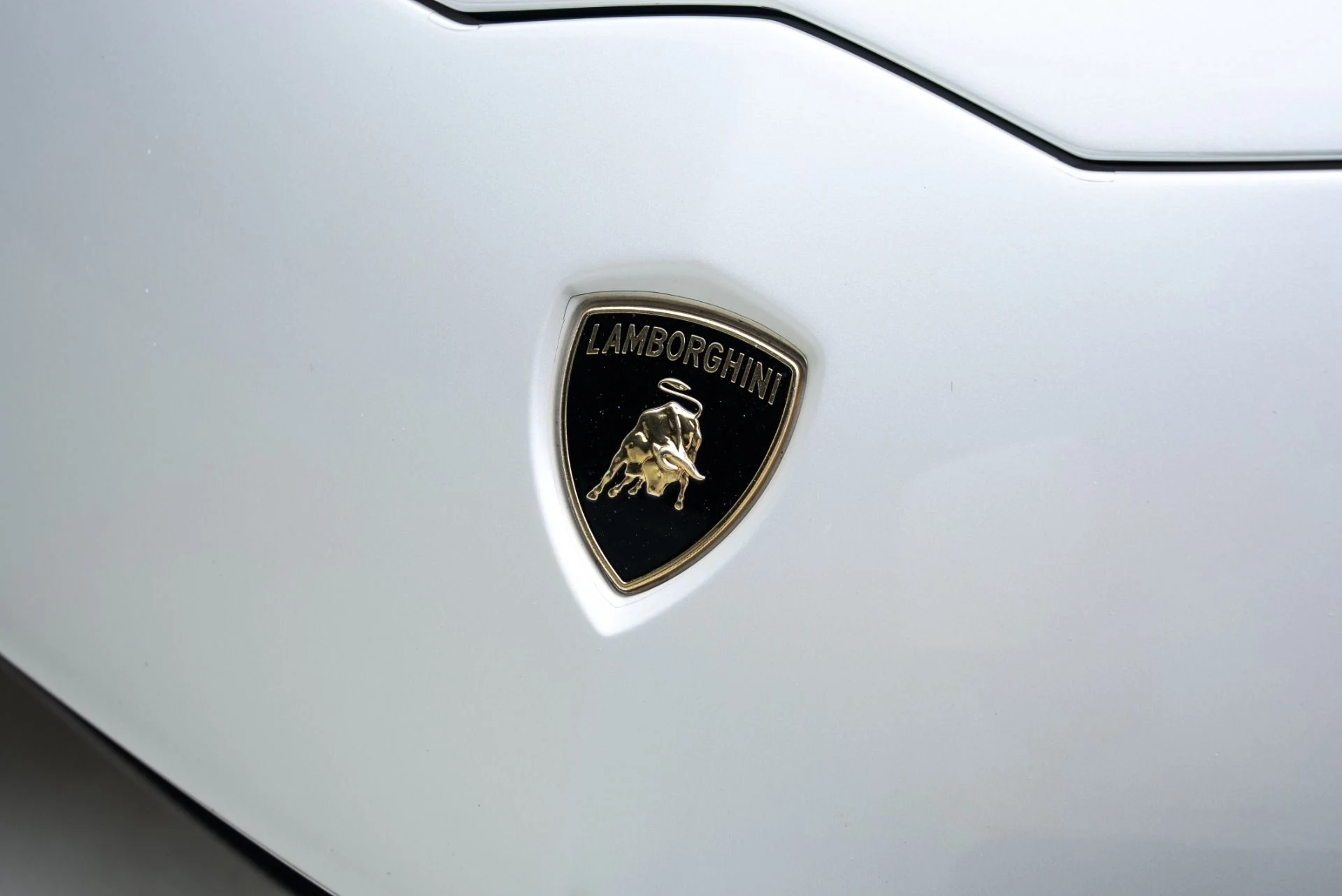 mph011_3508118217_Used_2017_Lamborghini_Aventador_LP_740_4_S_1775604663_8c2d91f6d7