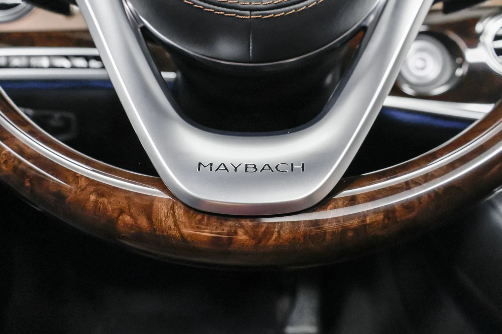 mph011_3508230626_Used_2019_Mercedes_Benz_S_Class_Maybach_S_560_4_MATIC_1761681414_0f4b0e556a