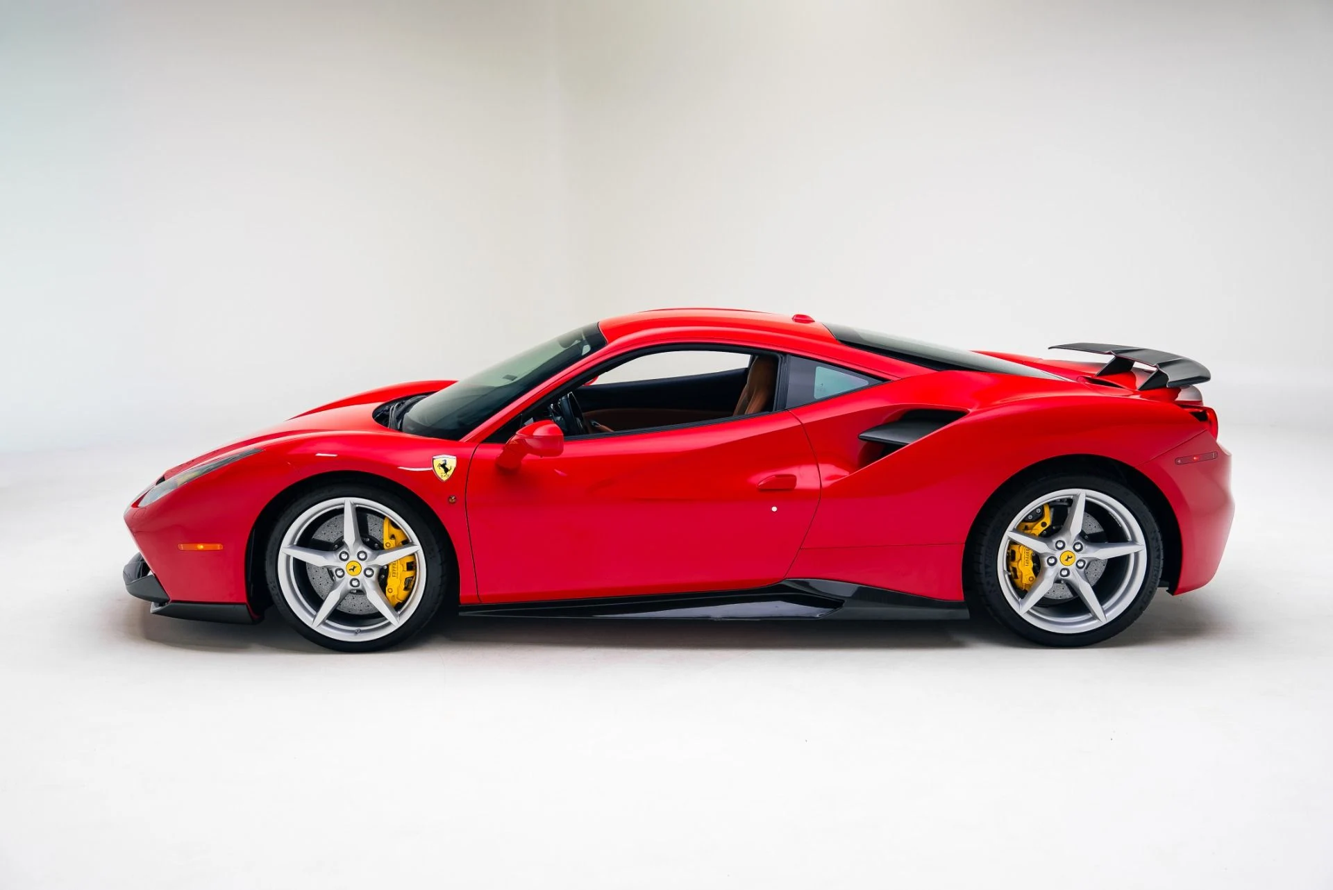 mph011_3511460694_Used_2018_Ferrari_488_GTB_1767046260_d26b96afdc
