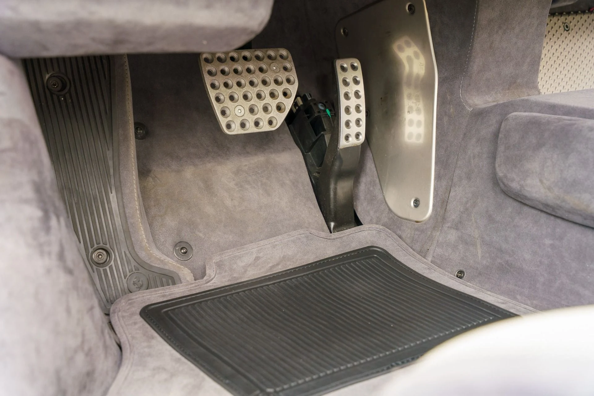 mph011_3512350056_Used_2015_Ferrari_458_Speciale_1754332080_f34a30f42c