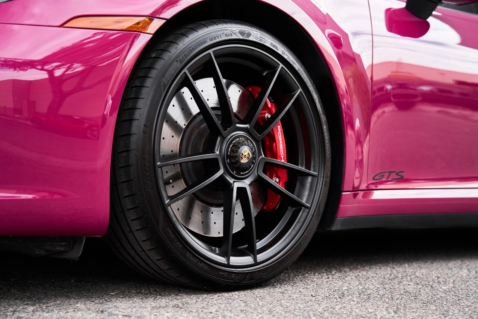 mph011_3514592982_Used_2024_Porsche_911_Targa_4_GTS_1756951215_69fec7d136