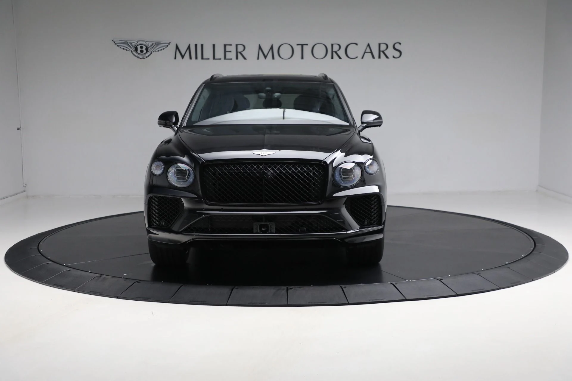 mph011_3517435325_Used_2024_Bentley_Bentayga_V8_1c76ea91ae