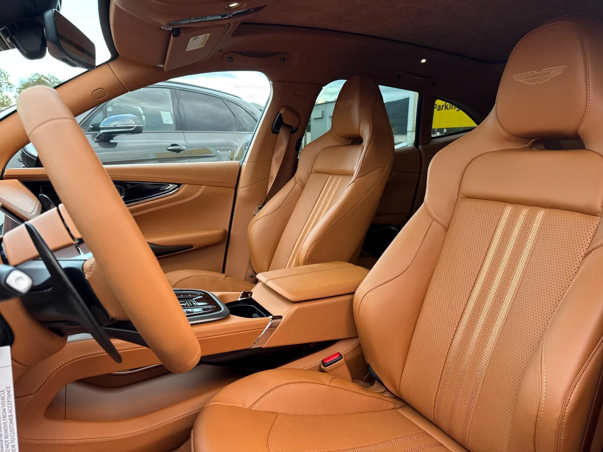 mph011_3525551479_New_2026_Aston_Martin_DBX_707_1767798690_6eaf619e60