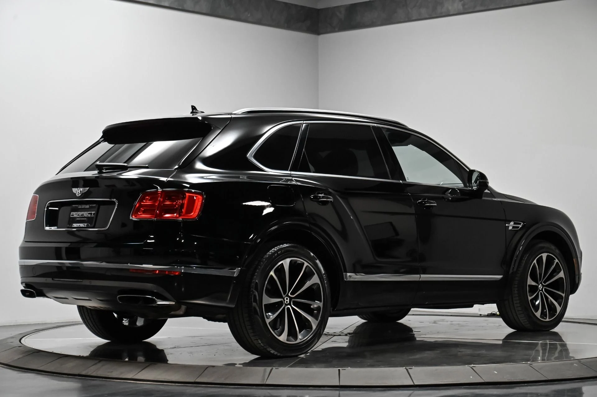 mph011_3530377291_Used_2018_Bentley_Bentayga_W12_1756239179_bfc0f6eb2d