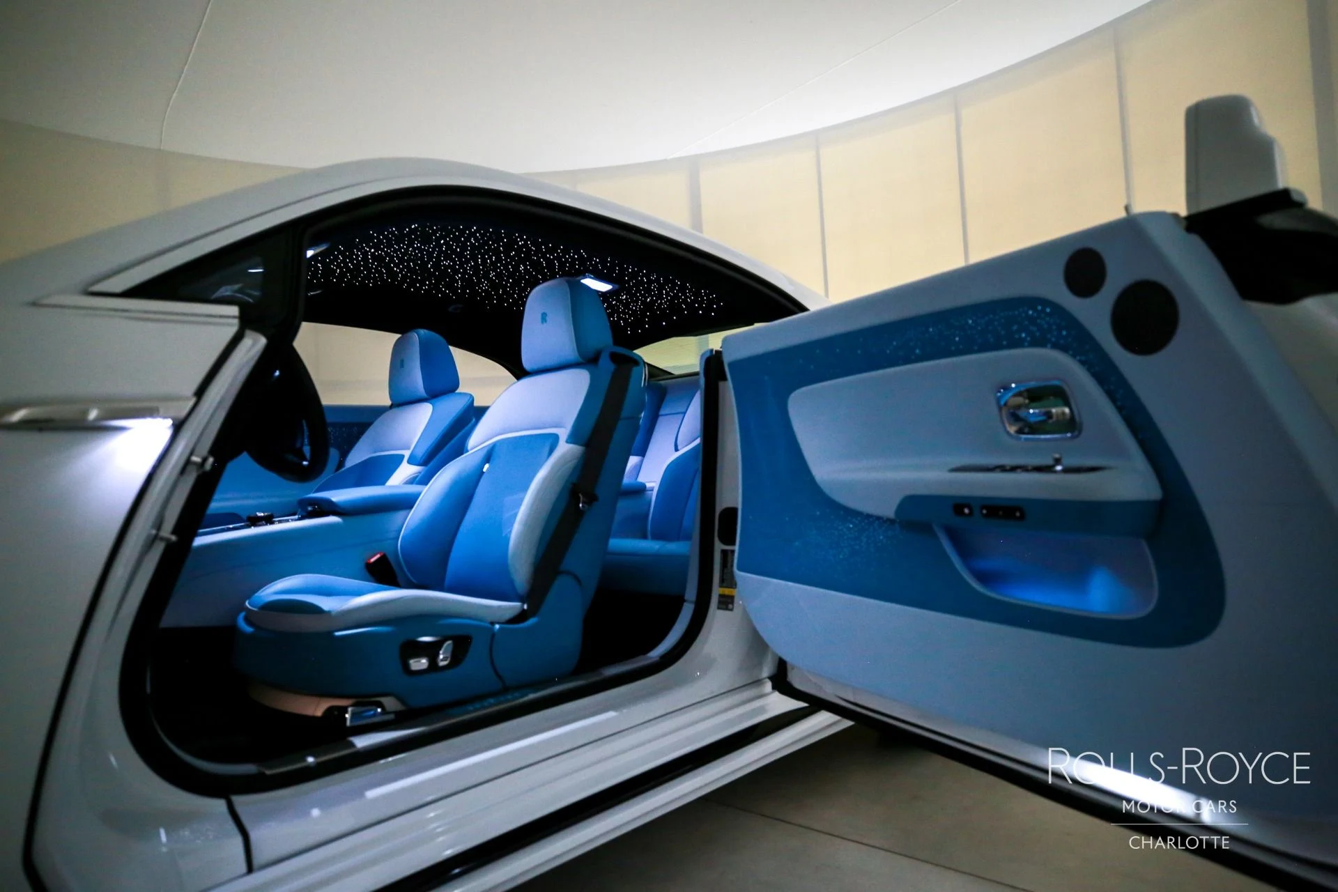 mph011_3533276426_Used_2024_Rolls_Royce_Spectre_1776091344_d03b71f024