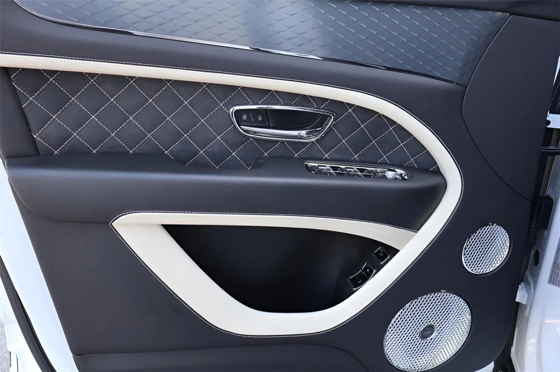 mph011_3536768905_12_dc26400f9a