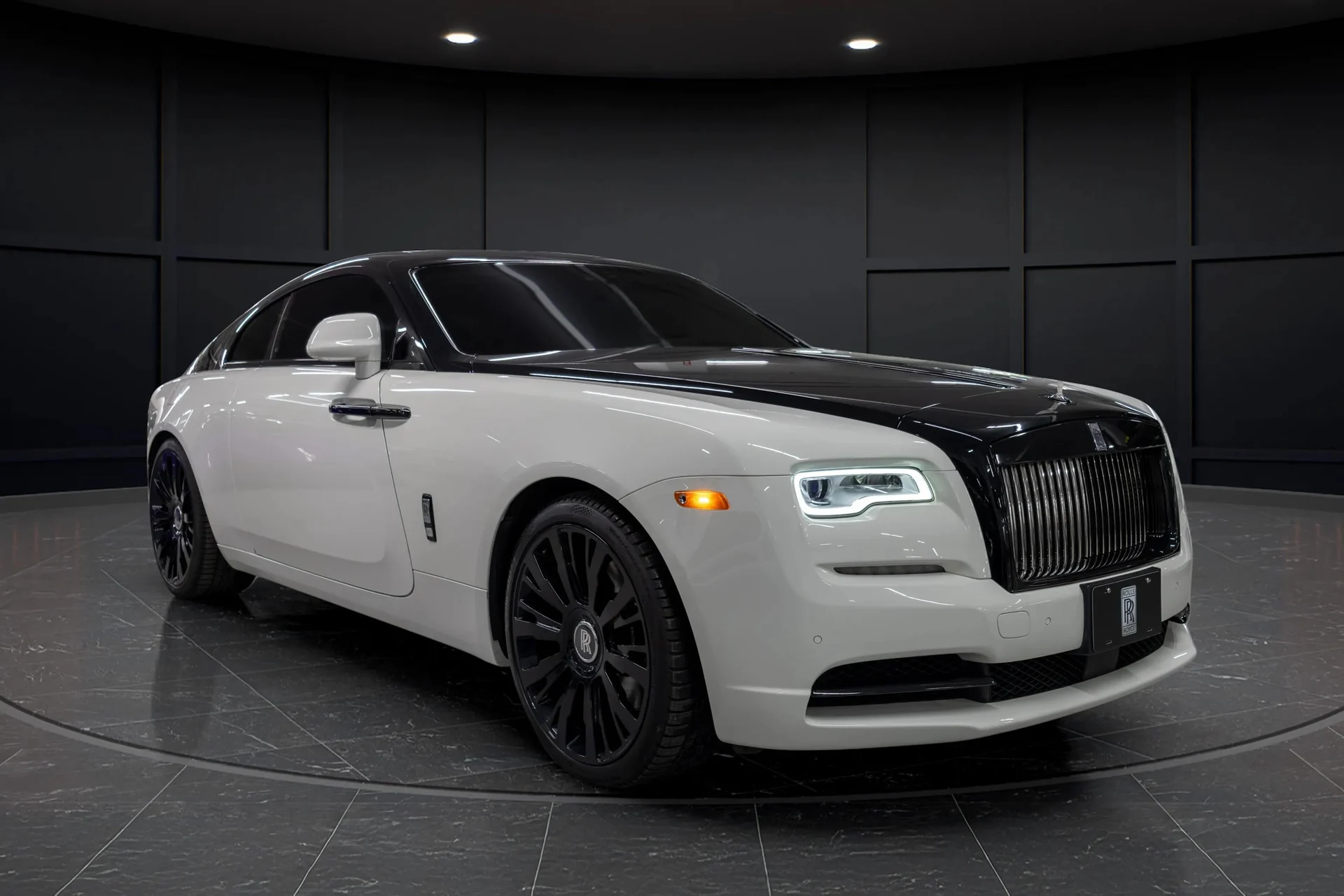 mph011_3538839698_83d79480_c464_459f_a1b1_aea38bacd420_201720_Rolls_Royce20_Wraith2028_SCA_665_C56_HUX_8653929_10_7324eac73f