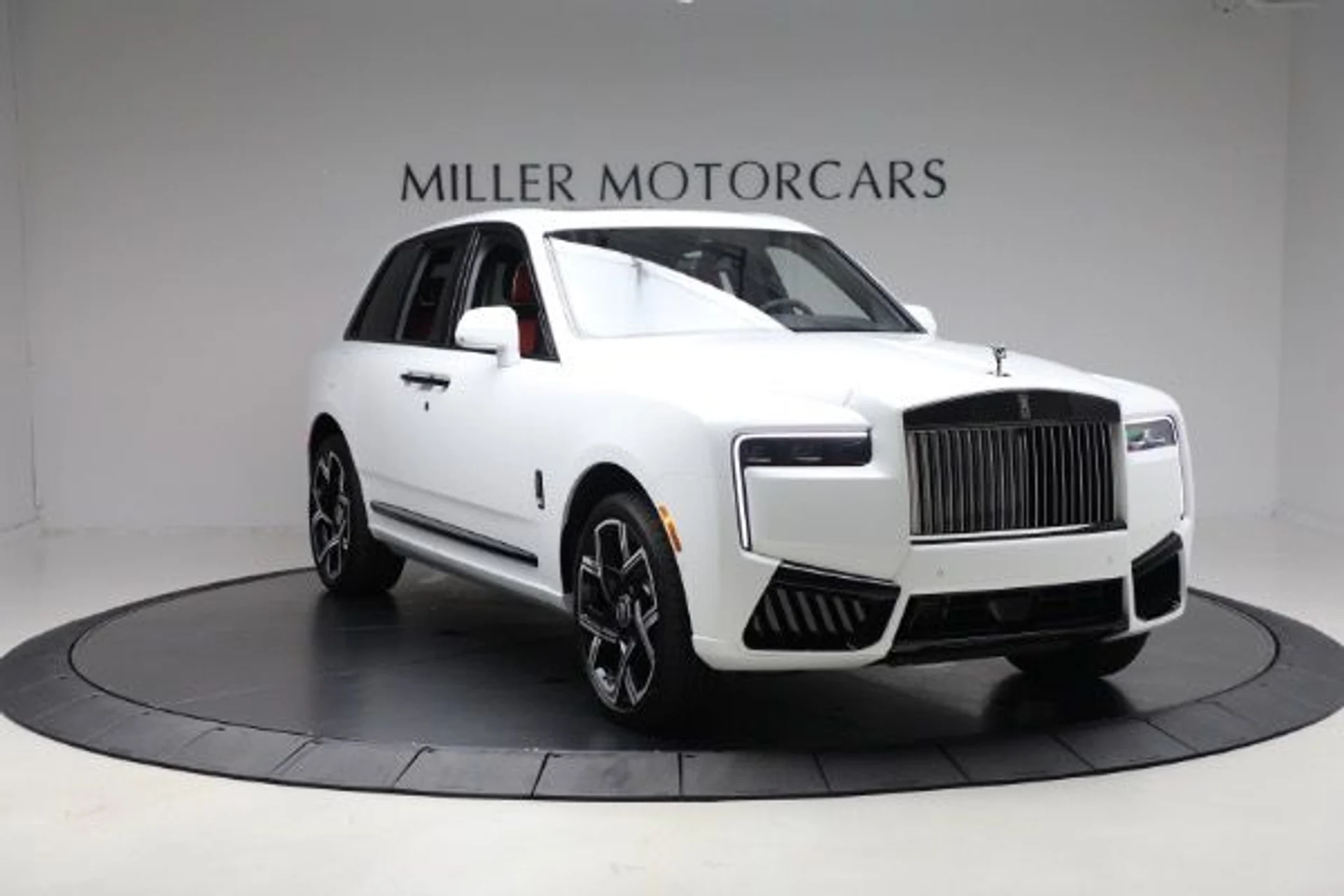 mph011_3541370369_Used_2025_Rolls_Royce_Black_Badge_Cullinan_b6d994eee3