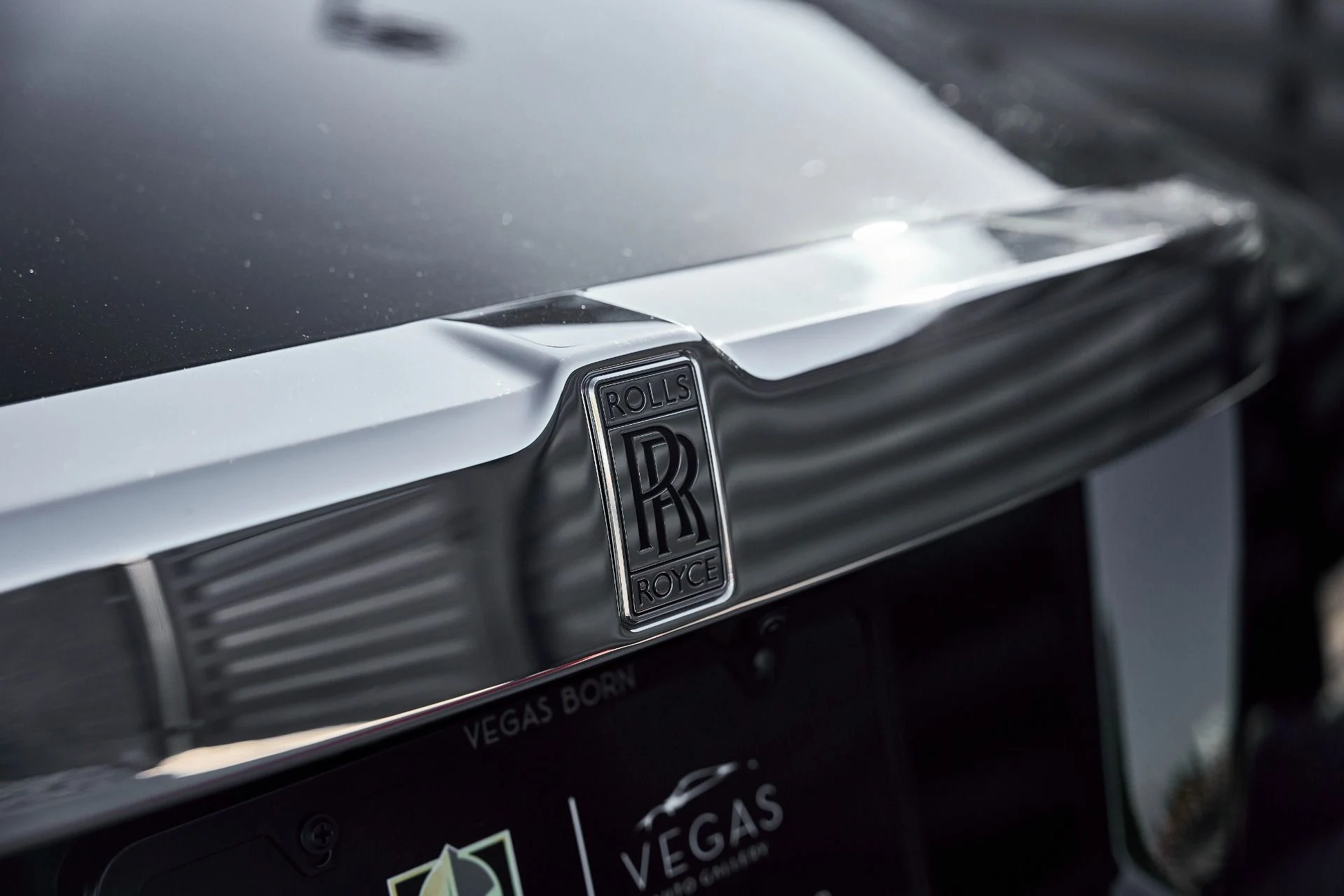 mph011_3549960432_Used_2024_Rolls_Royce_Phantom_Base_1770700042_e85f96cdc4