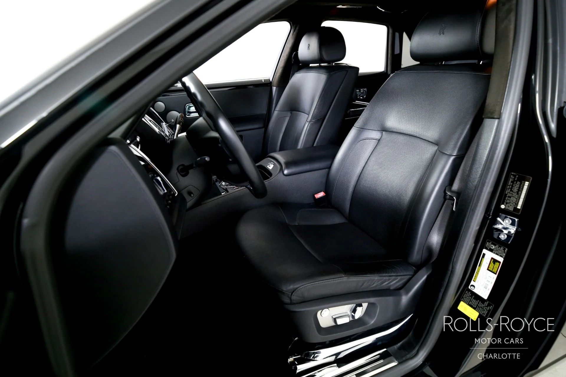 mph011_3552336056_Used_2011_Rolls_Royce_Ghost_1781189542_39be0c05b6