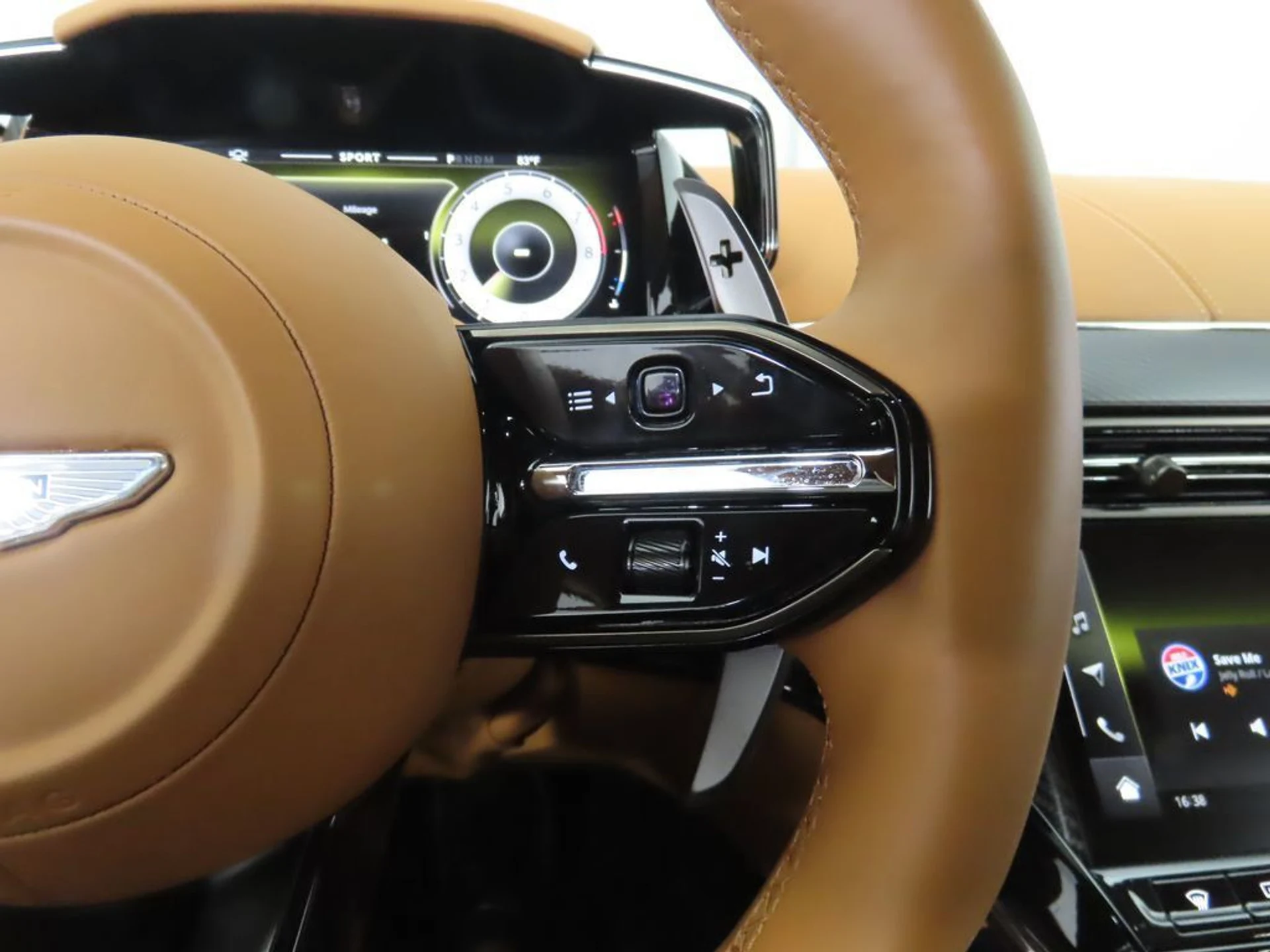 mph011_3554290887_used_2025_aston_martin_vantage_coupe_8119_22982466_12_1024_1f43ddedb1