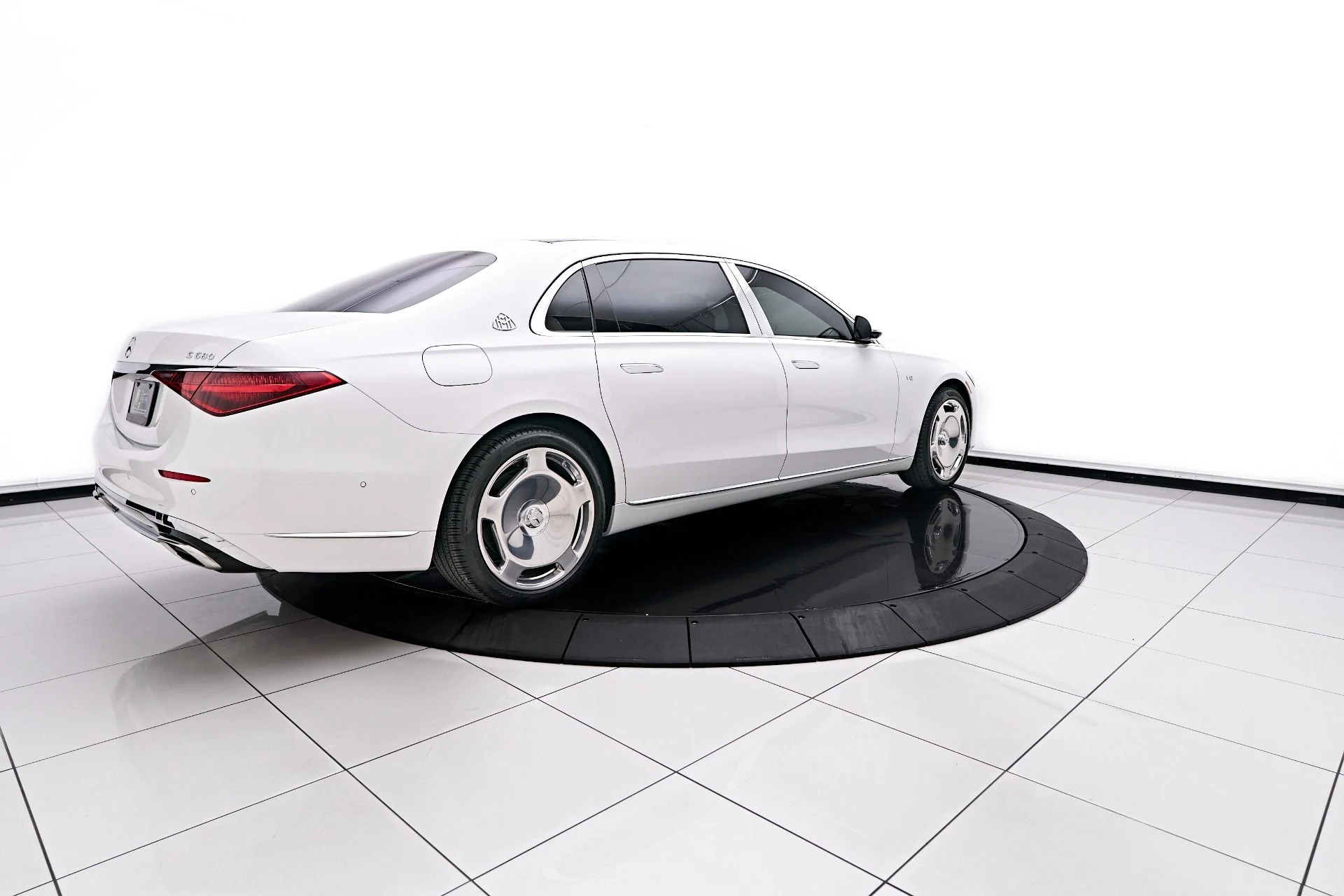 mph011_3555693168_Used_2024_Mercedes_Benz_S_Class_Maybach_S_680_1749232025_00082204cd