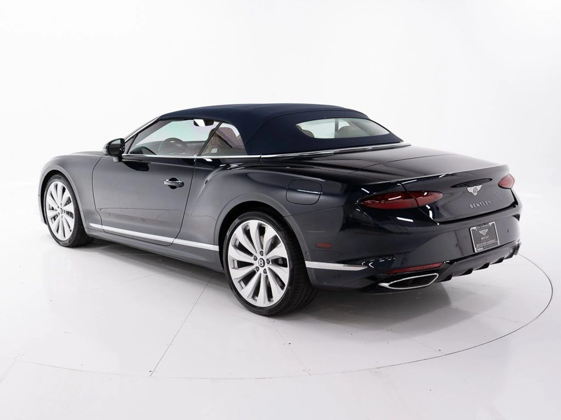 mph011_3557151187_72712e39d84b31c03a6acbfdb1913471_6efcc4c543