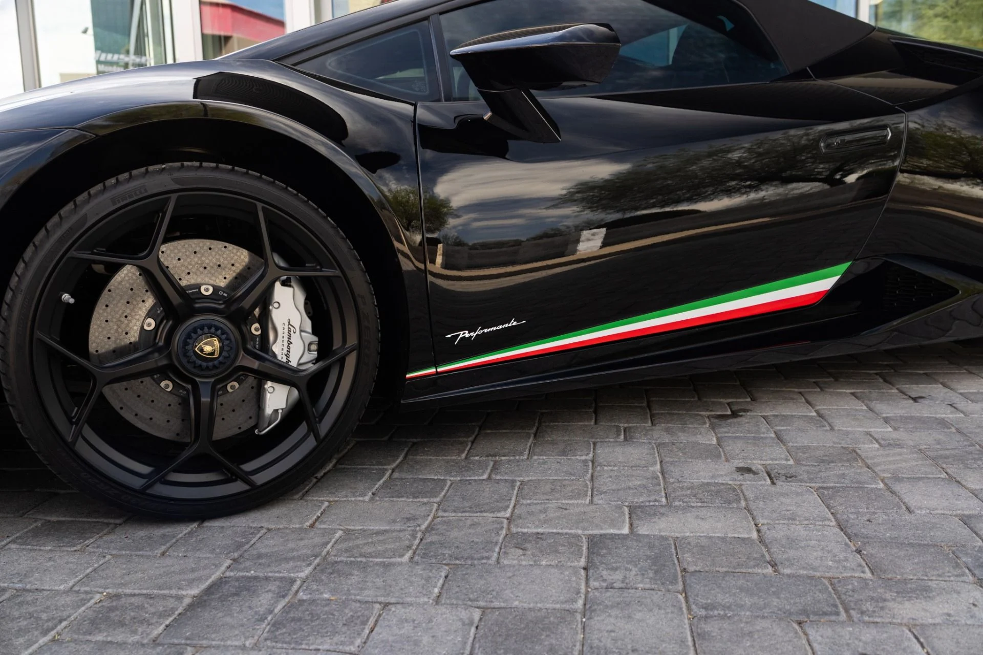 mph011_3558019411_Used_2018_Lamborghini_Huracan_LP_640_4_Performante_Spyder_1772832335_0463fd5047