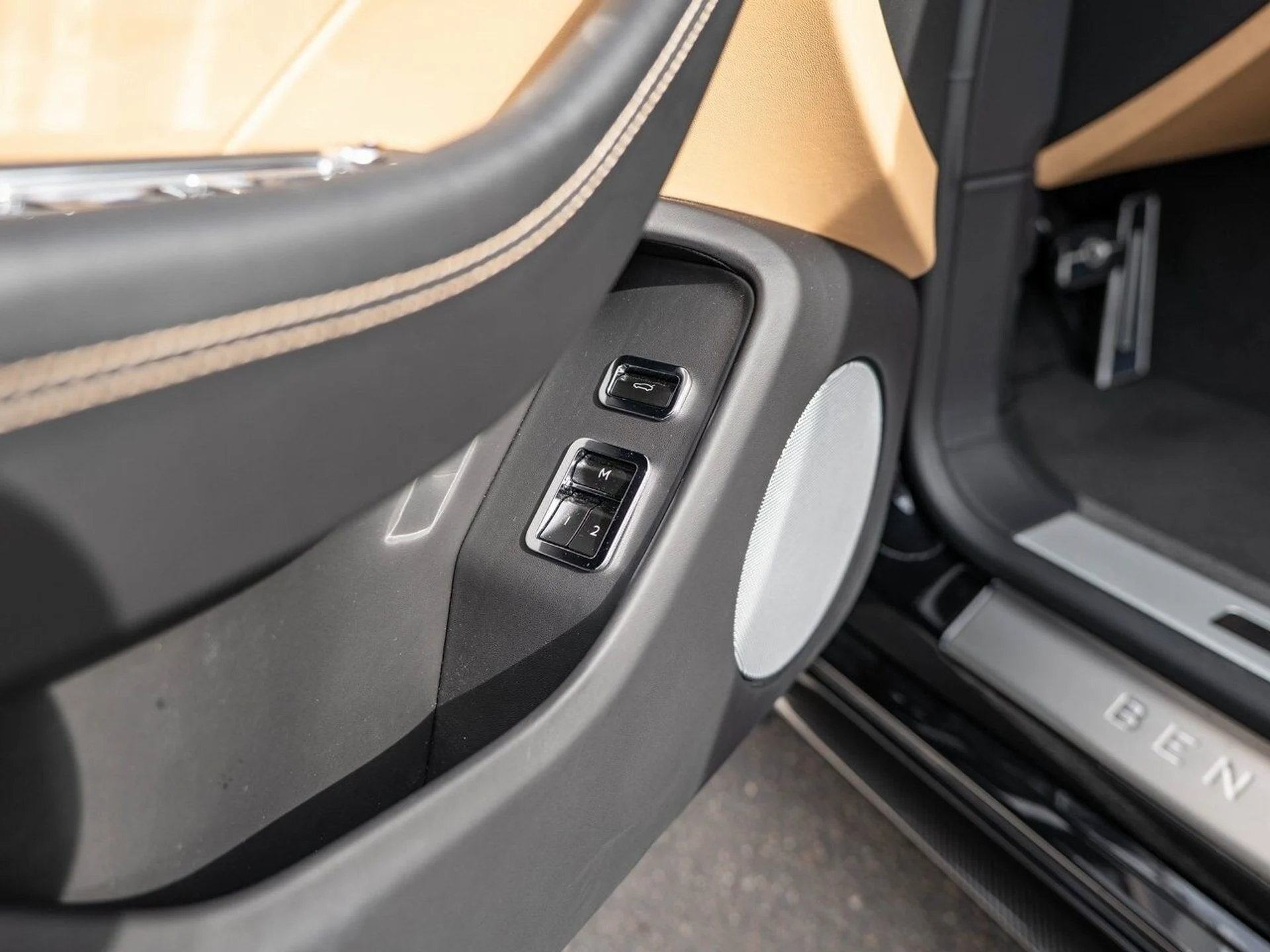 mph011_3560065068_64f799cc3433c323d87c6f6313a01fc4x_c443b6cdda