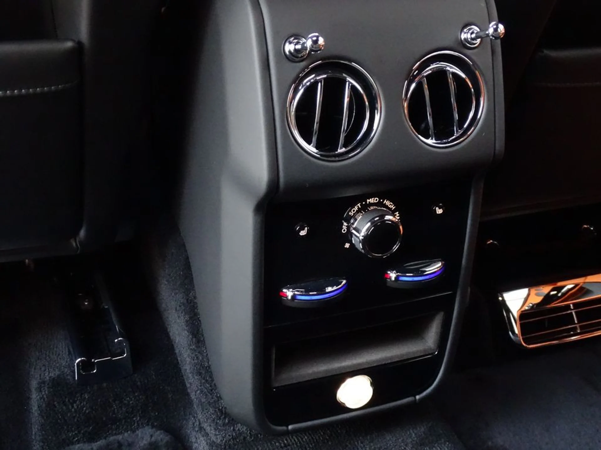 mph011_3560222946_e15aa8067d3bfe9f99957517c3741eb4x_410a8c98f0