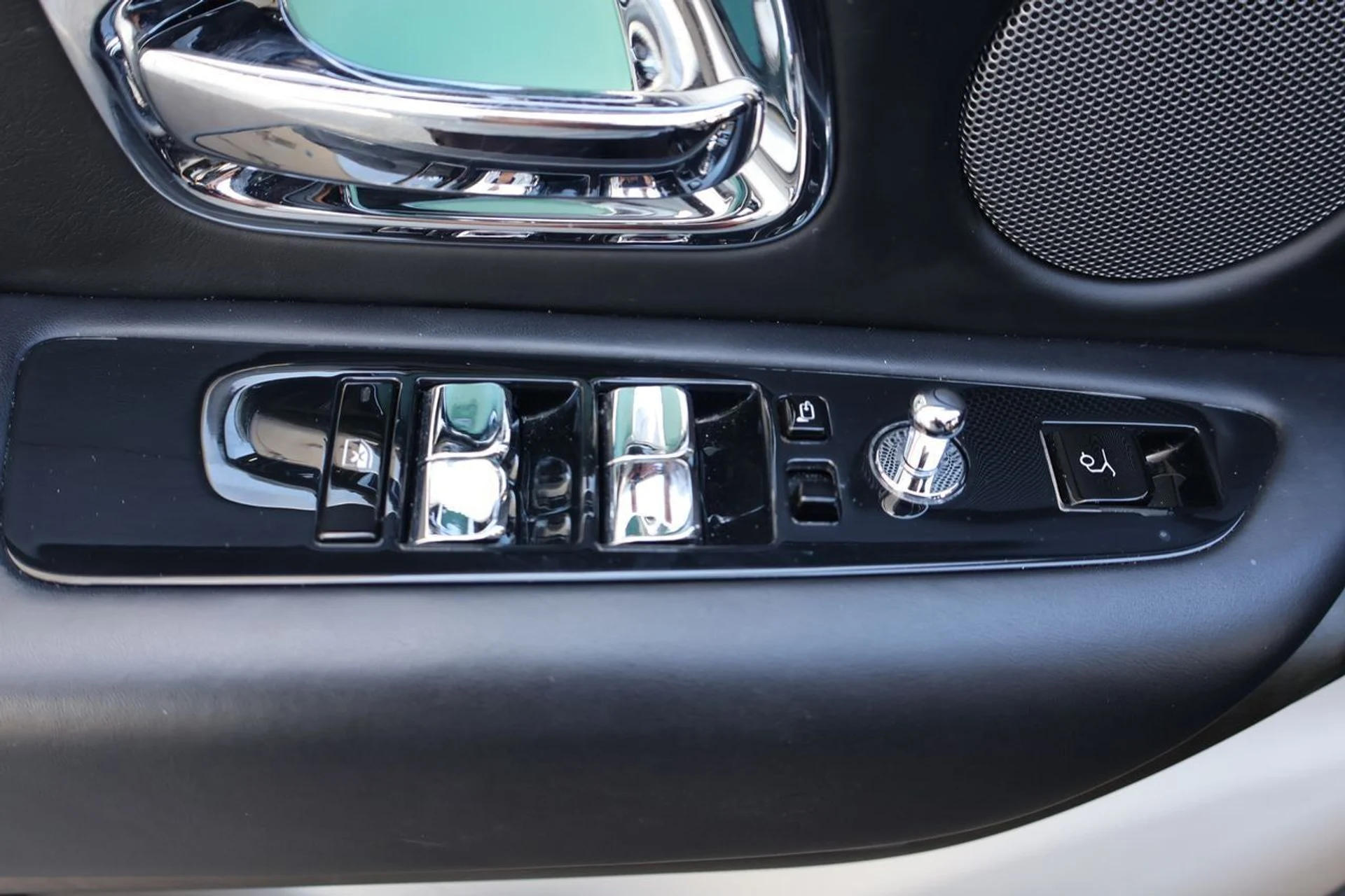 mph011_3562303373_12_e4d07a64ea