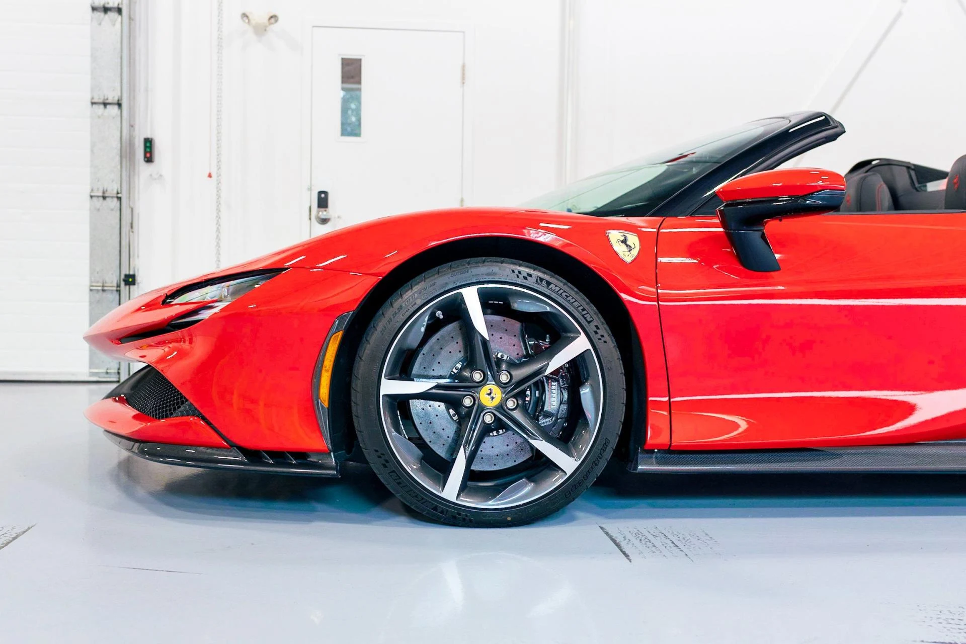 mph011_3563019809_Used_2025_Ferrari_SF_90_Spider_Base_1782922737_a962d14ff9