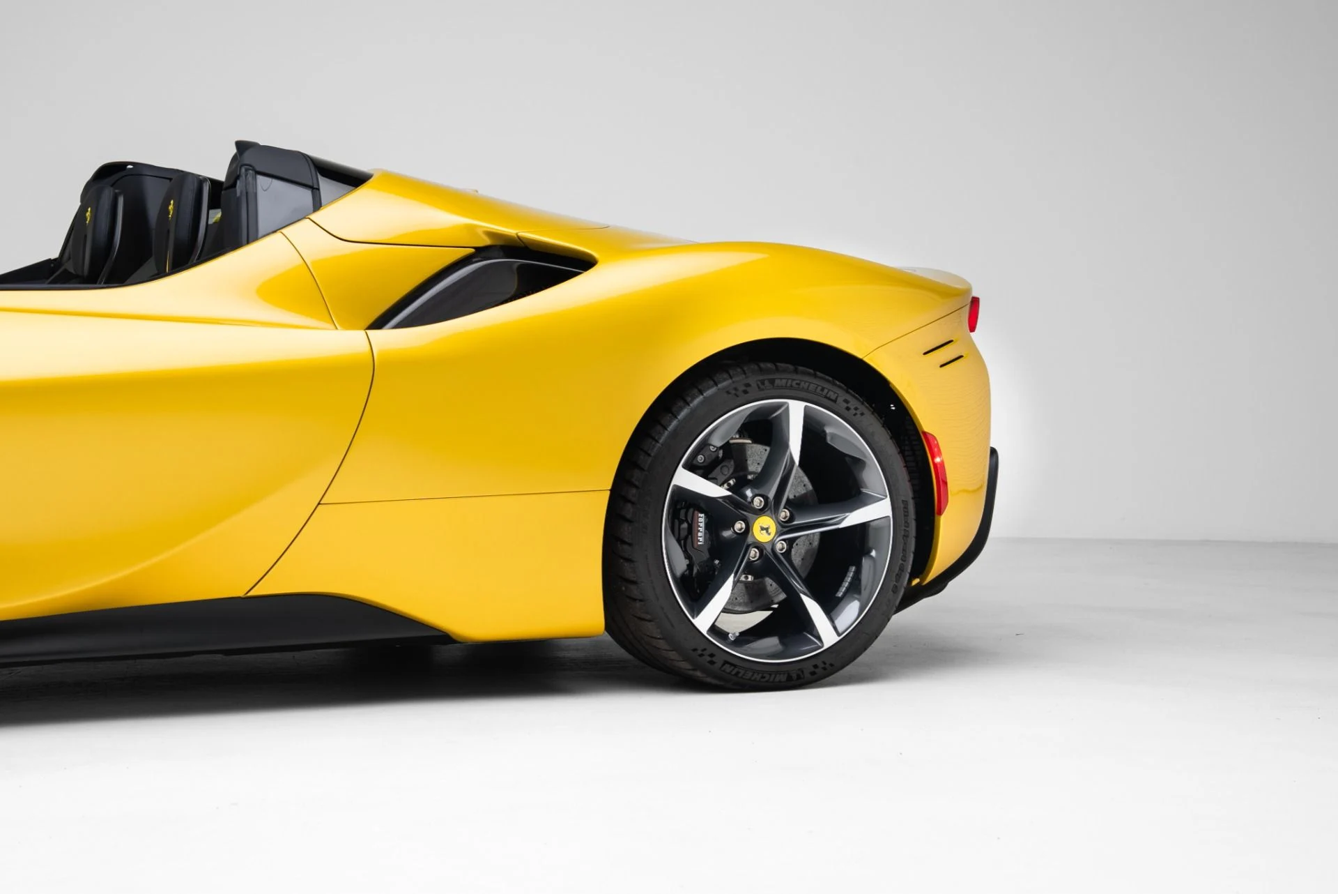 mph011_356400147_Used_2023_Ferrari_SF_90_Spider_1770940760_d6f1dd6452