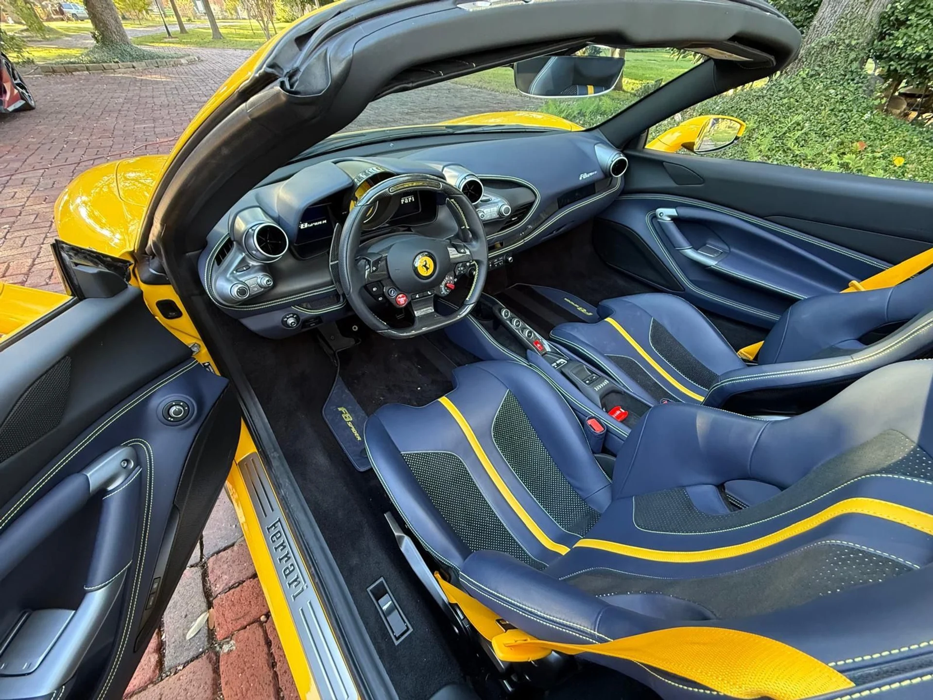 mph011_3564211854_Used_2023_Ferrari_F8_Spider_1762192479_c8e9e3f143