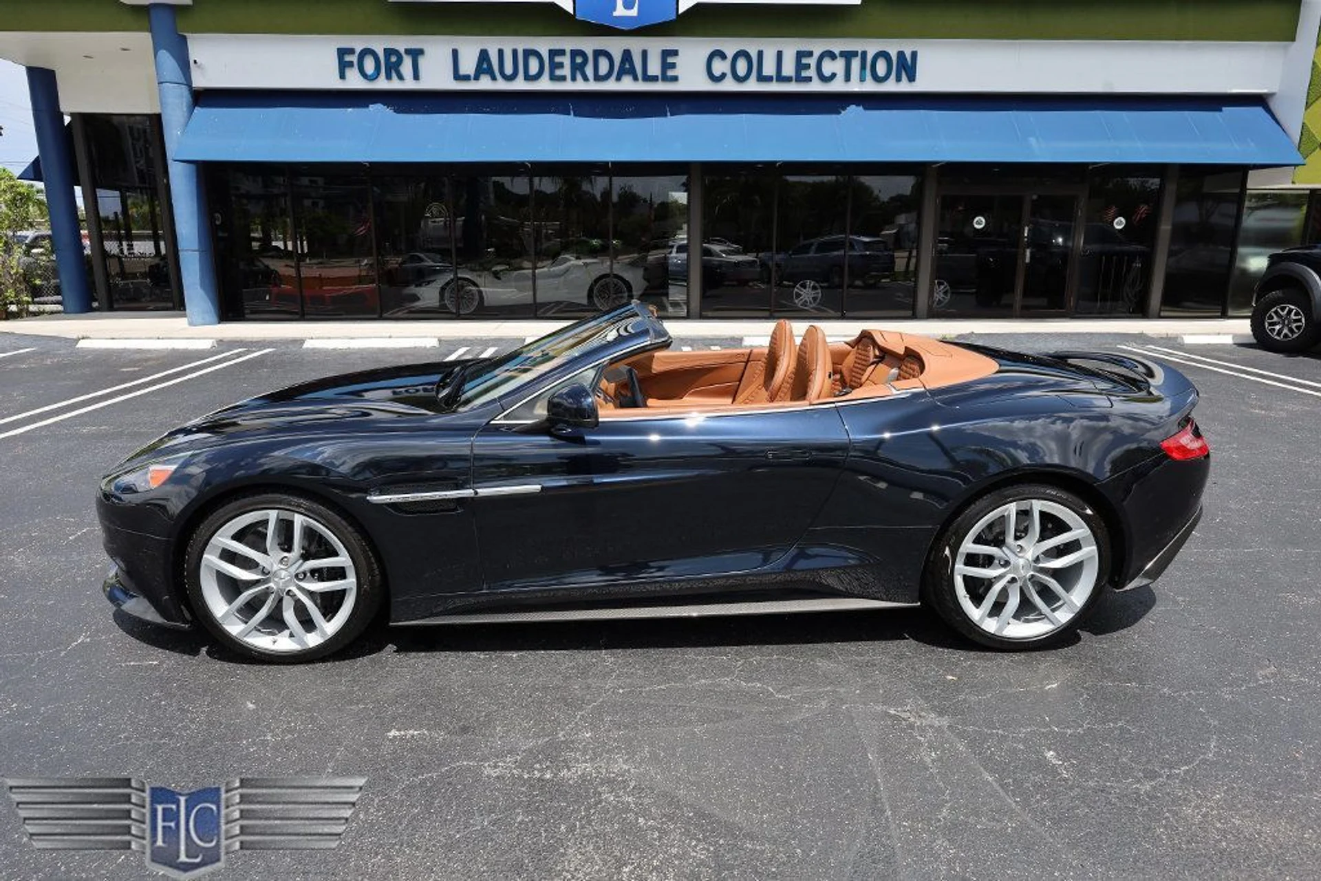 mph011_3564577602_used_2016_aston_martin_vanquish_2drvolante_6305_23035599_12_1024_40e2501634