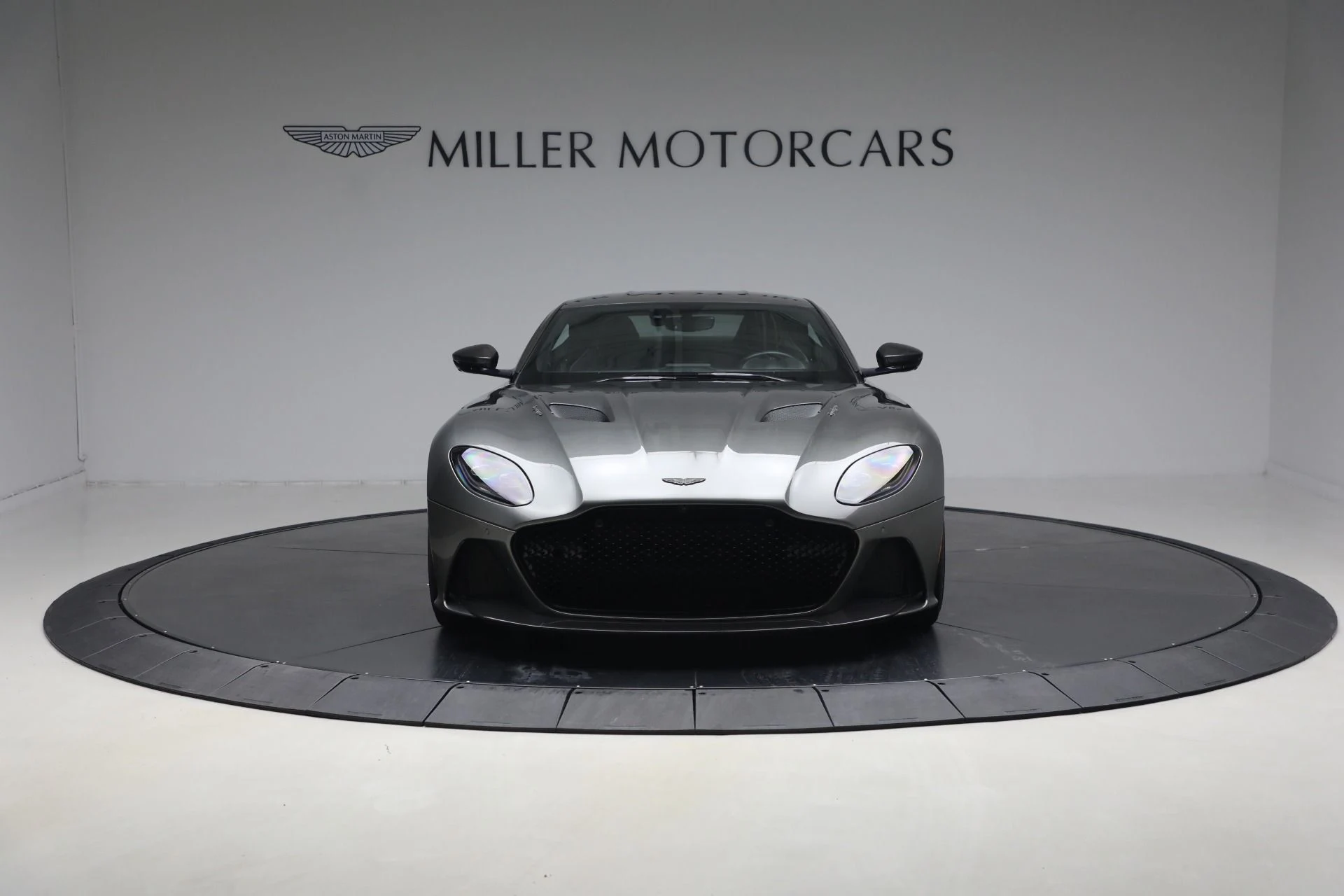 mph011_3571070982_Used_2019_Aston_Martin_DBS_Superleggera_1766529147_1da99bca78