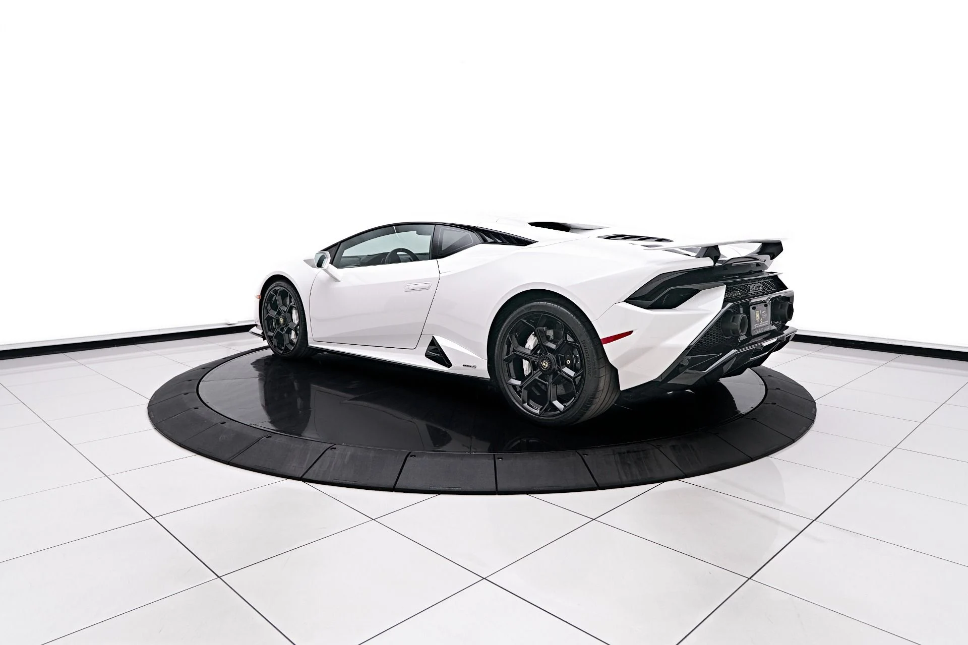 mph011_3575014165_Used_2023_Lamborghini_Huracan_Tecnica_Base_1750384074_3b0911452b
