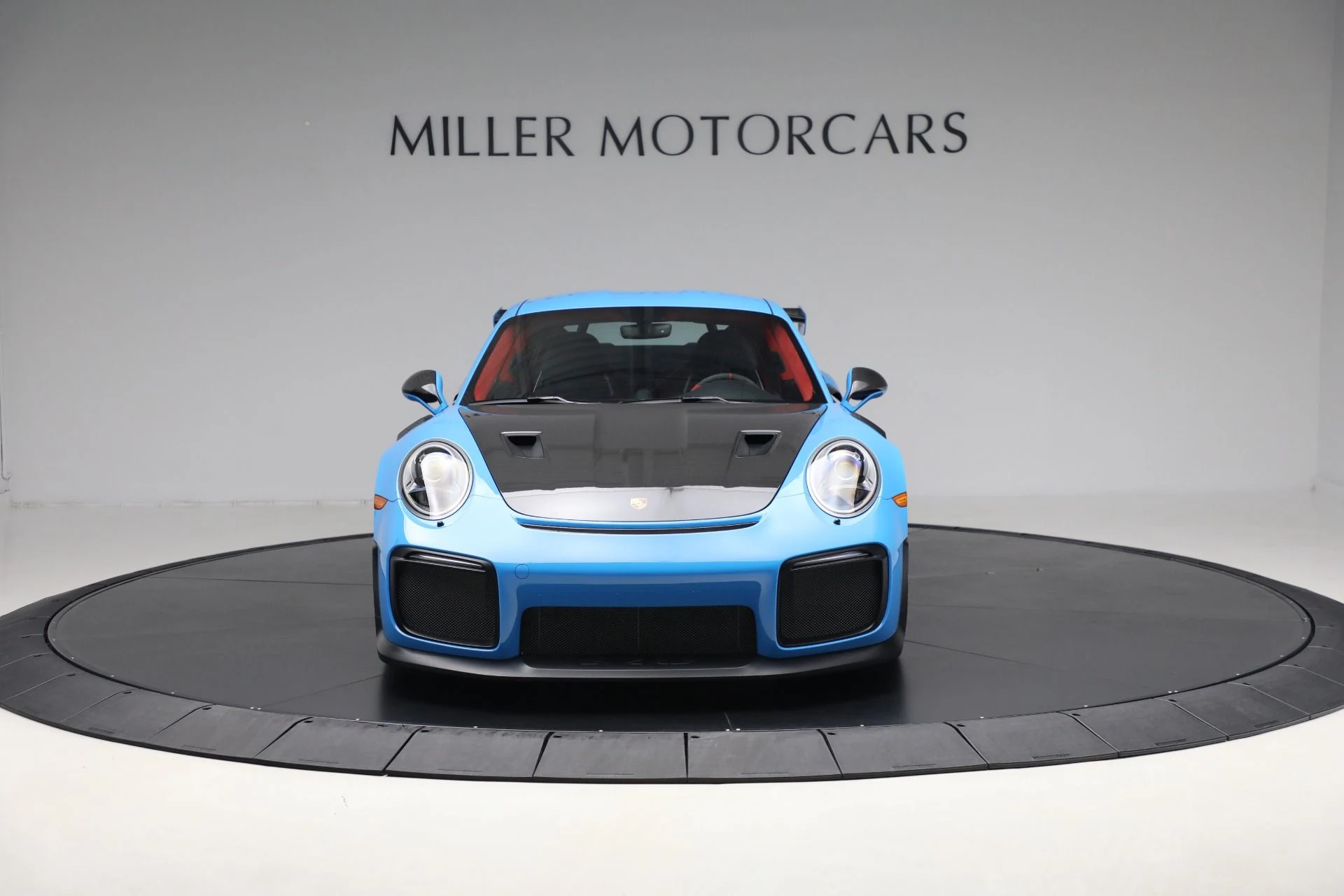 mph011_3580624260_Used_2018_Porsche_911_GT_2_RS_2e72efaedf
