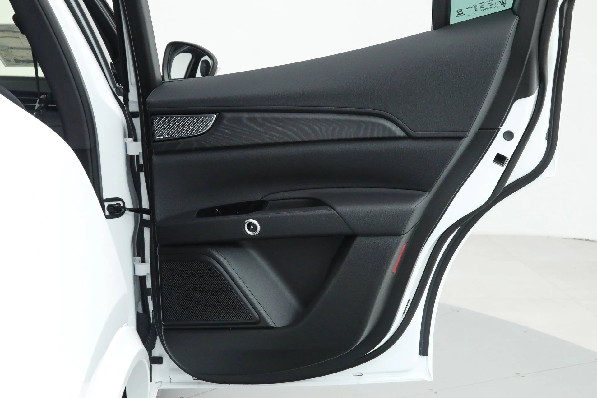 mph011_358262537_59e292a8d6730703a4cd2540974daa9a_571b2baf32