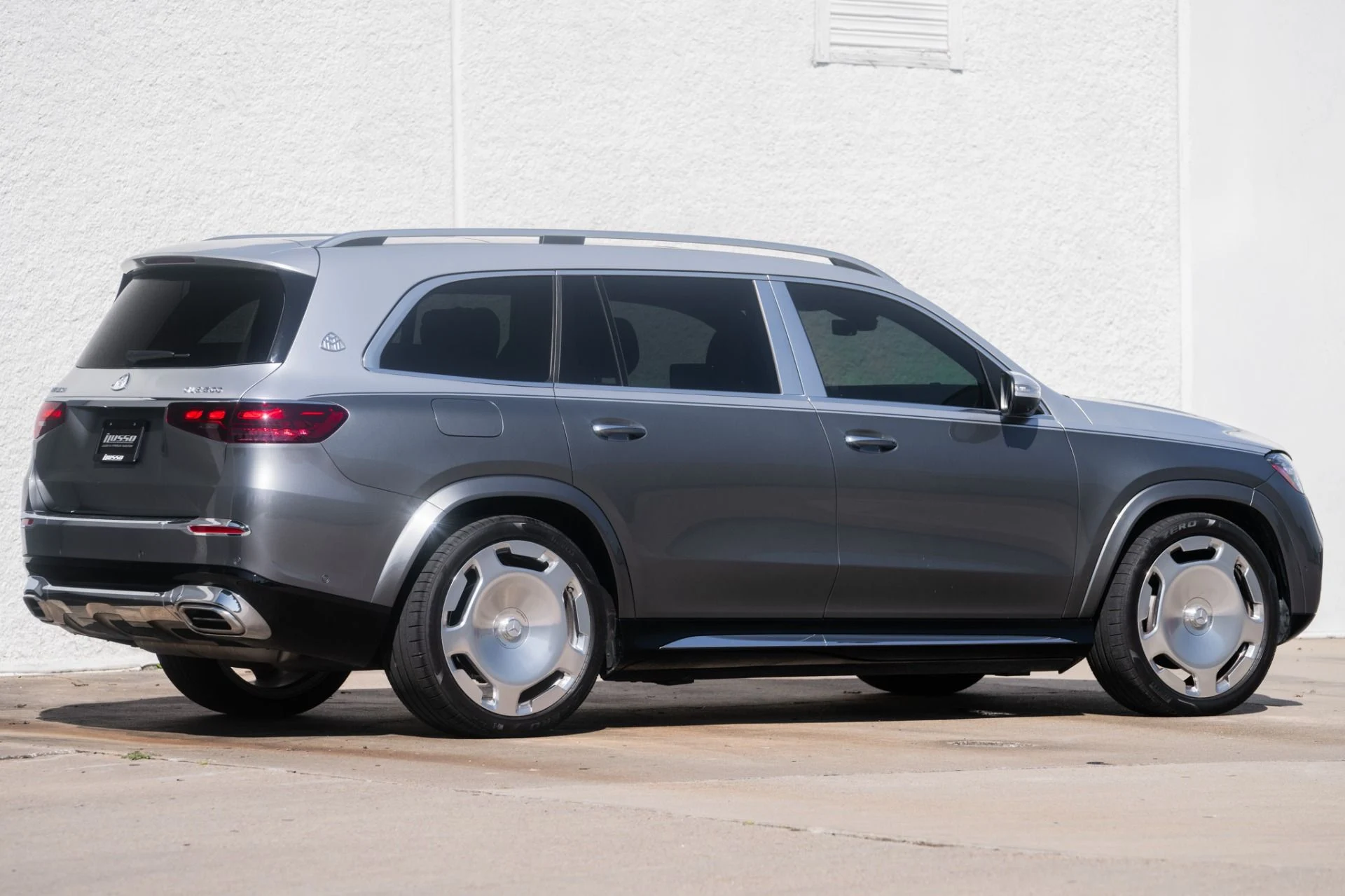 mph011_3582902425_Used_2024_Mercedes_Benz_GLS_Mercedes_Maybach_GLS_600_4_MATIC_1758921516_5225b9fe22
