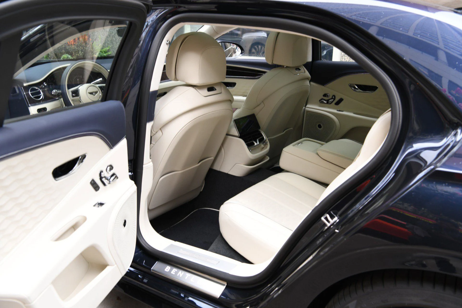 mph011_3587585517_3407f26b622e221fca98933e9f72c9fbx_0e38aa8a66