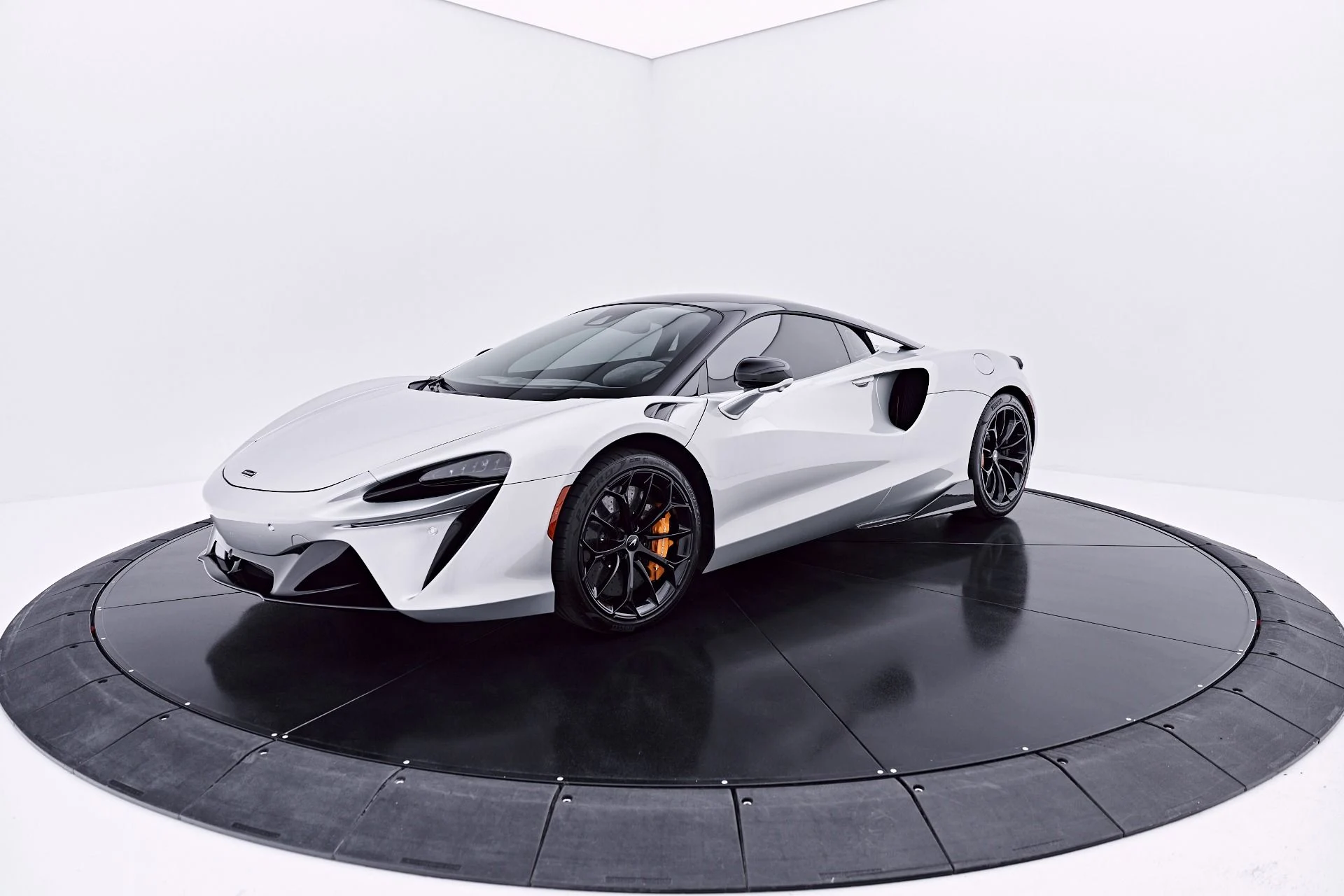mph011_3589122861_Used_2023_Mc_Laren_Artura_1782871194_0d081c22d5