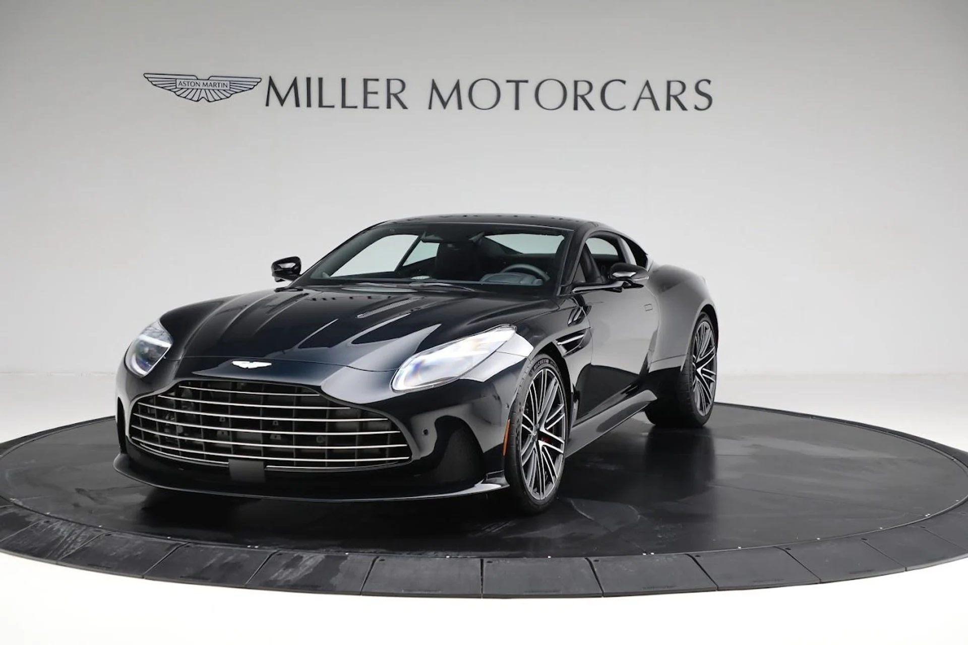 mph011_3599598038_Used_2024_Aston_Martin_DB_12_V8_6809ab7fee