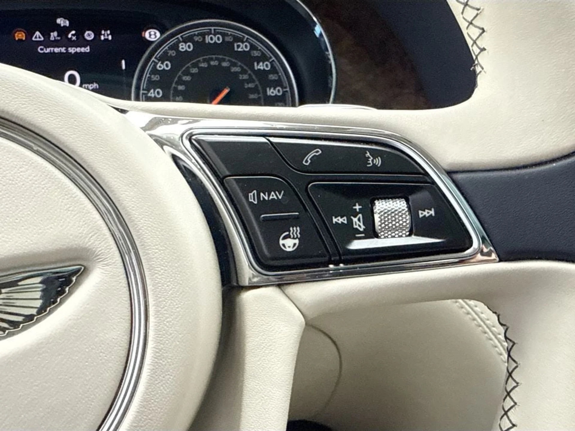 mph011_3599796881_used_2018_bentley_bentayga_8119_23013239_12_1024_5873437aad