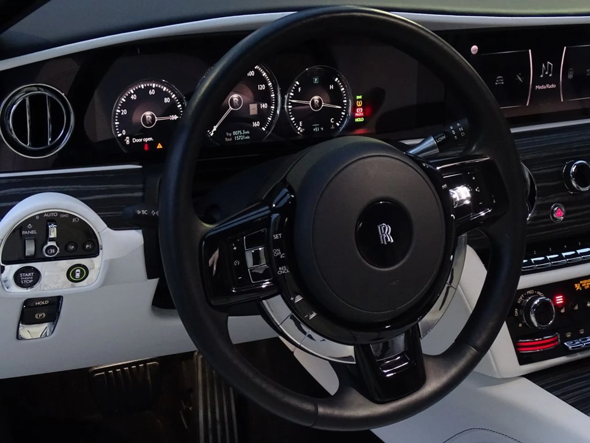 mph011_360680275_a01455a2ea0189b921f4d826ecae4b67x_904c9c5fd5