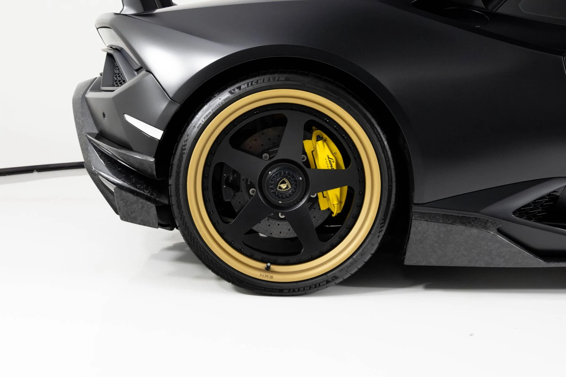 mph011_3609392620_Used_2018_Lamborghini_Huracan_Performante_1762565894_e44a3ef968