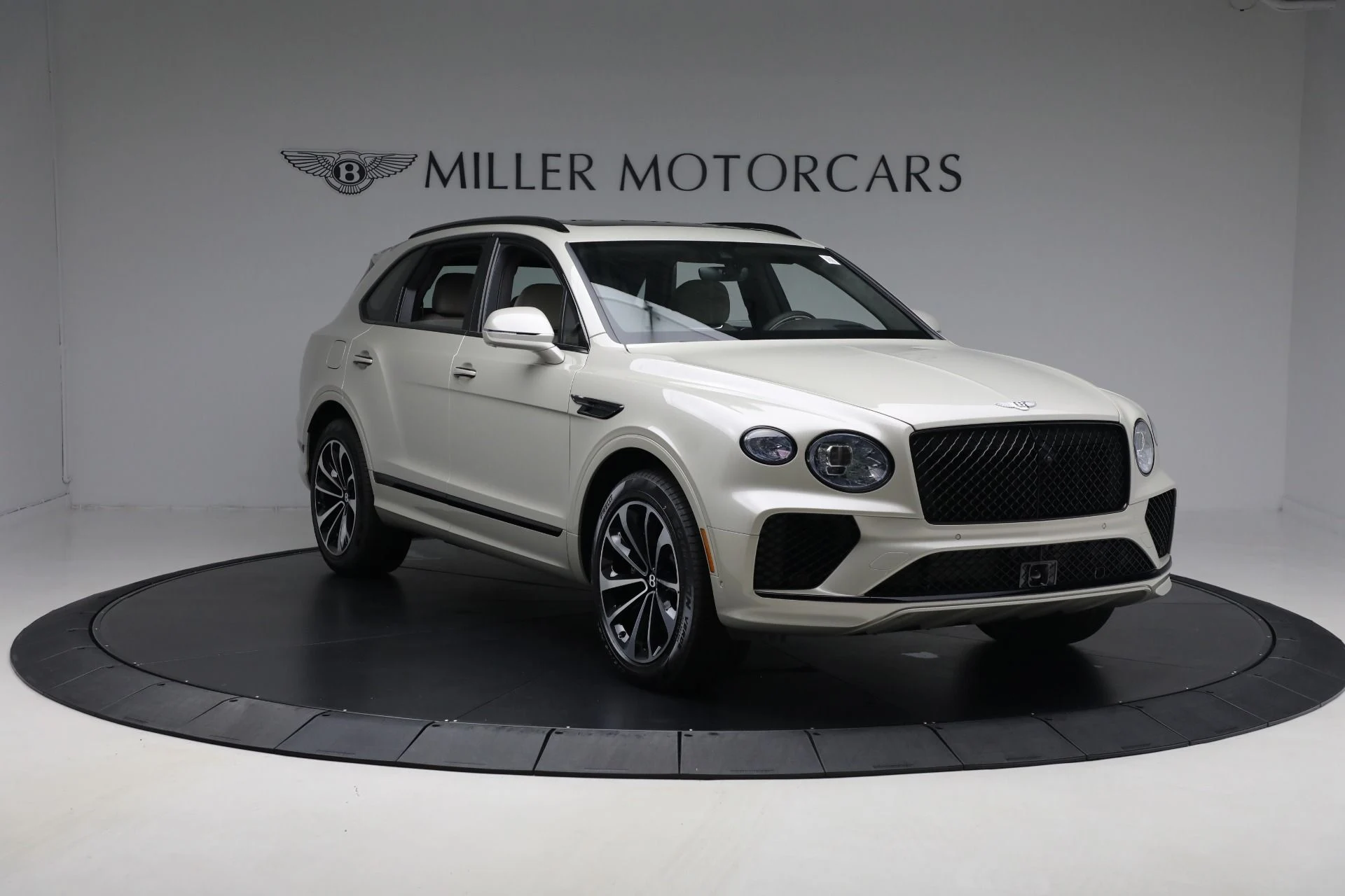 mph011_36153526_New_2025_Bentley_Bentayga_V8_8340ea2fc2