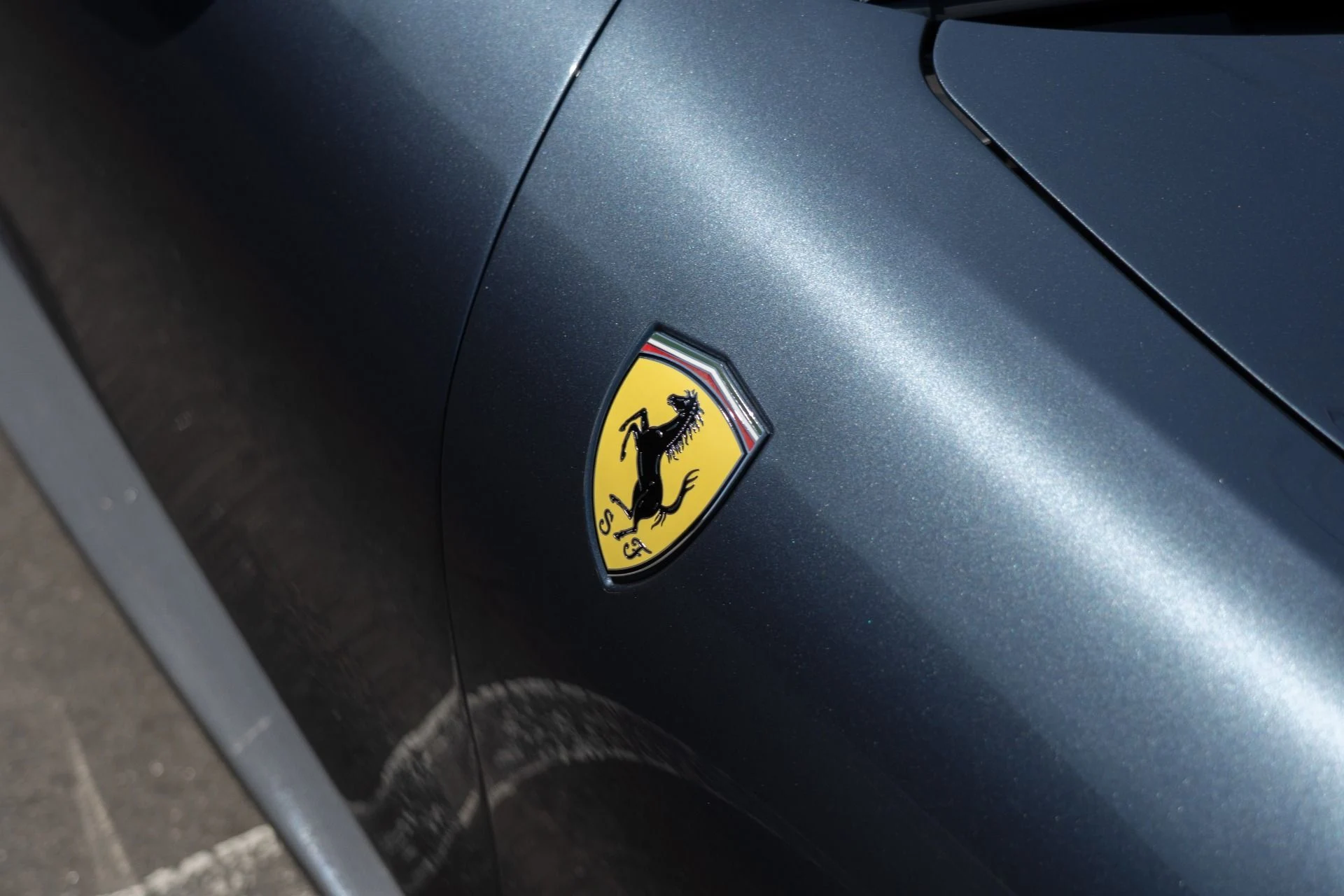 mph011_362165536_Used_2024_Ferrari_Roma_1757965084_4d23222d3d