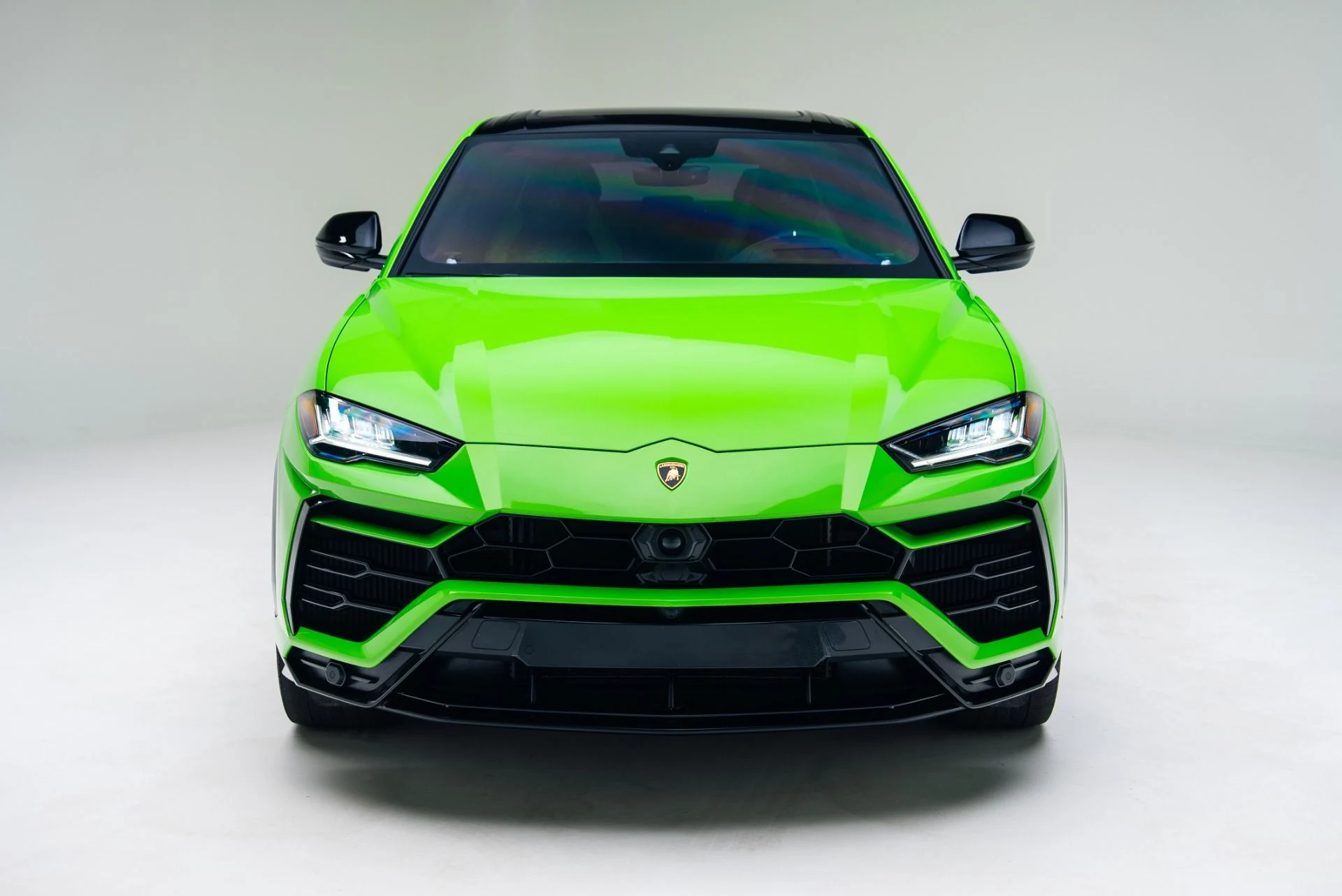 mph011_3624469530_Used_2021_Lamborghini_Urus_1766090518_31cf7f5ee7