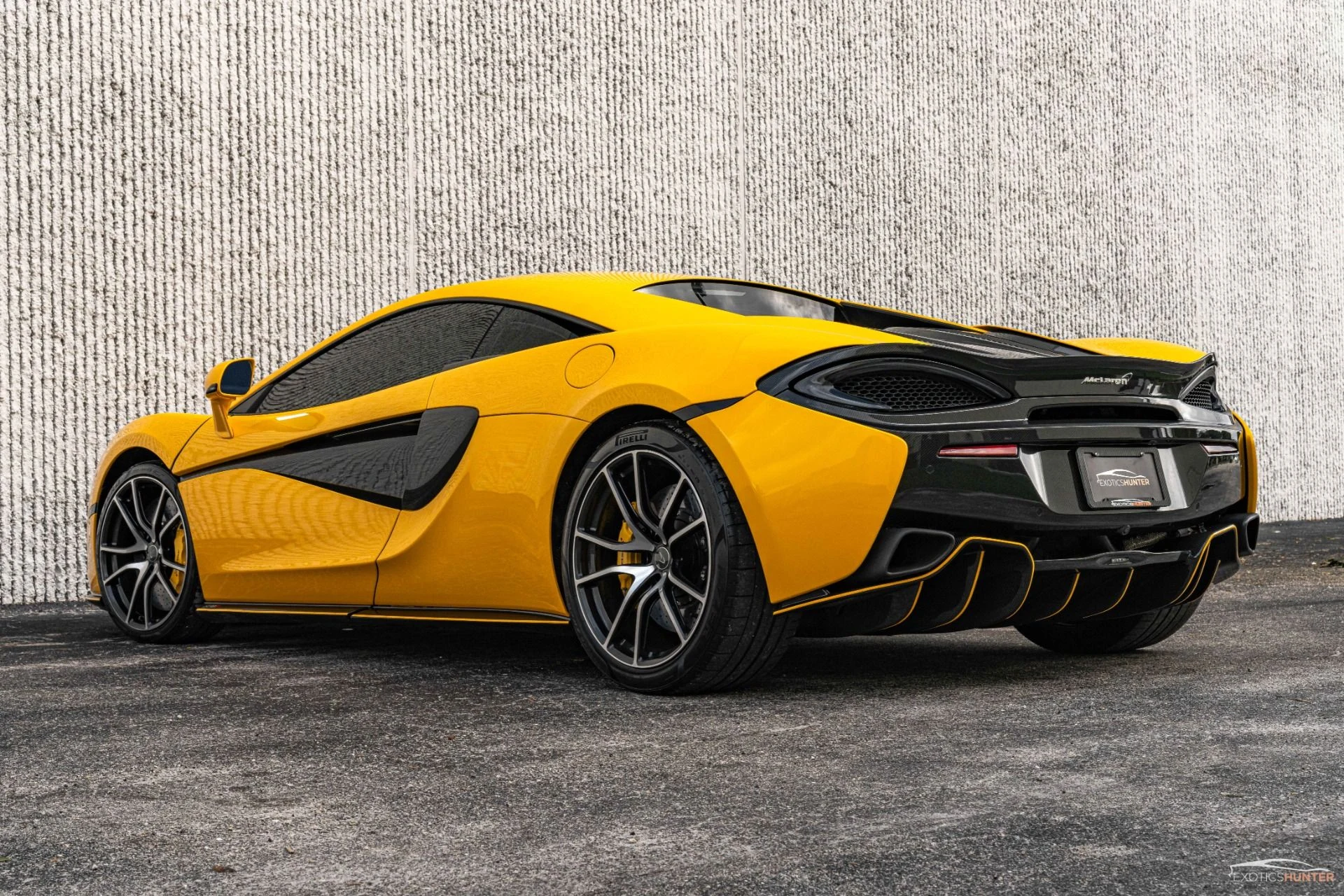 mph011_3628238874_Used_2016_Mc_Laren_570_S_w_EVERY_Carbon_Exterior_Pack_Lux_Pack_Front_Lift_1754945163_6d321deda5