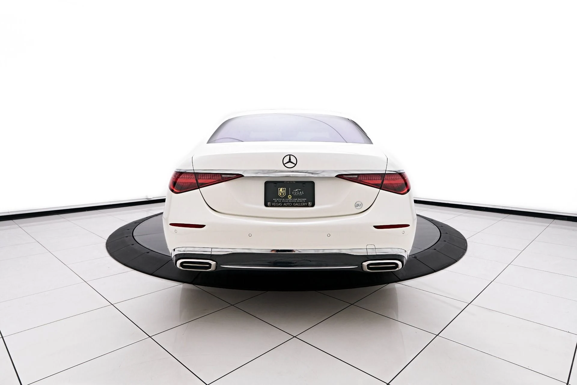 mph011_3637678760_Used_2022_Mercedes_Benz_S_Class_Maybach_S_580_1756343339_9c7b74ef05
