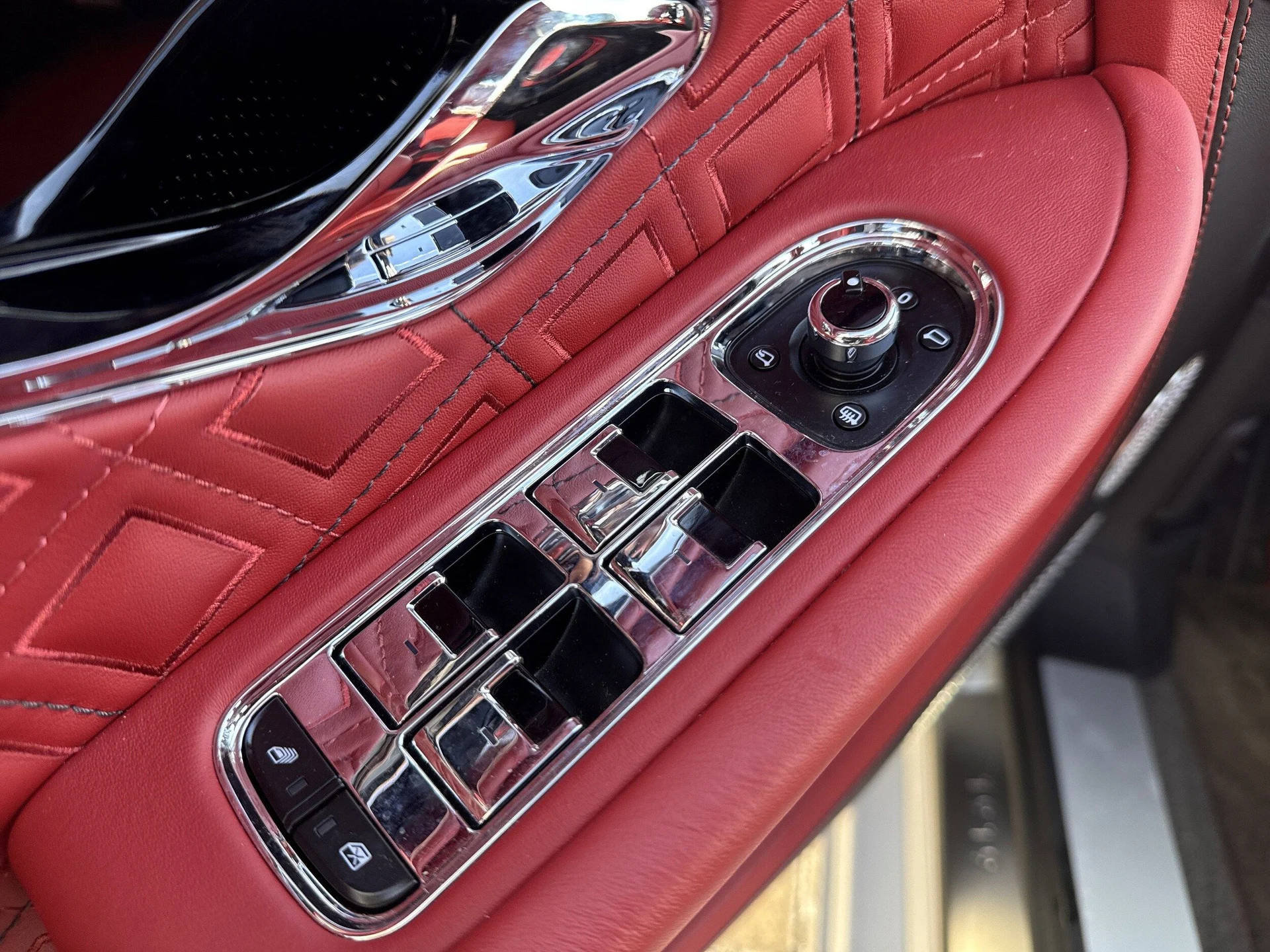 mph011_3638844274_44746e3d1cd98382b6ffa6c9e1de85d8x_2d02cdfc07