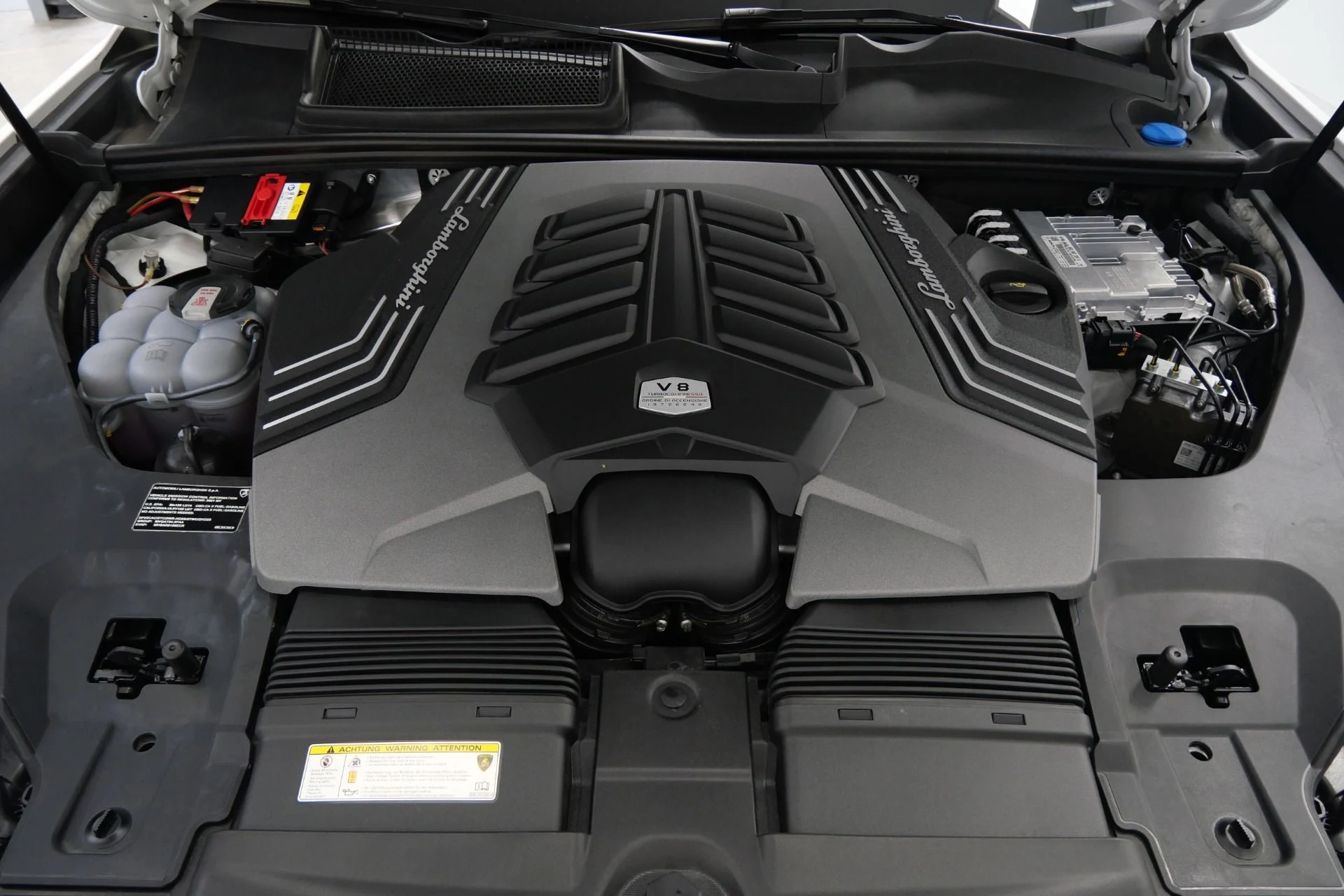 mph011_363974284_Used_2021_Lamborghini_Urus_Carbon_Fiber_Packs_Inside_and_Out_23_Inch_Wheels_1775930480_d8e705479d