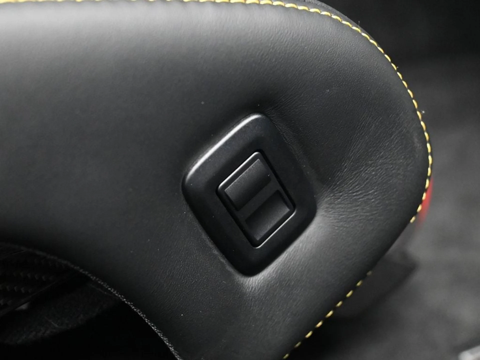 mph011_3642803135_e43a66f7460b346b9a9e809f5ebf0b2cx_0841d2e77d