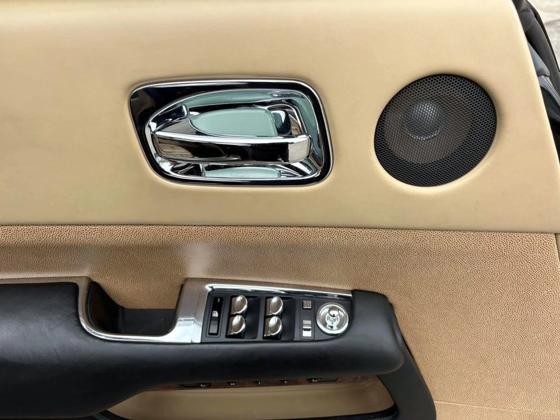 mph011_3643783934_acd723fd655f1abafdcef483ccb97f43x_01dda106a2