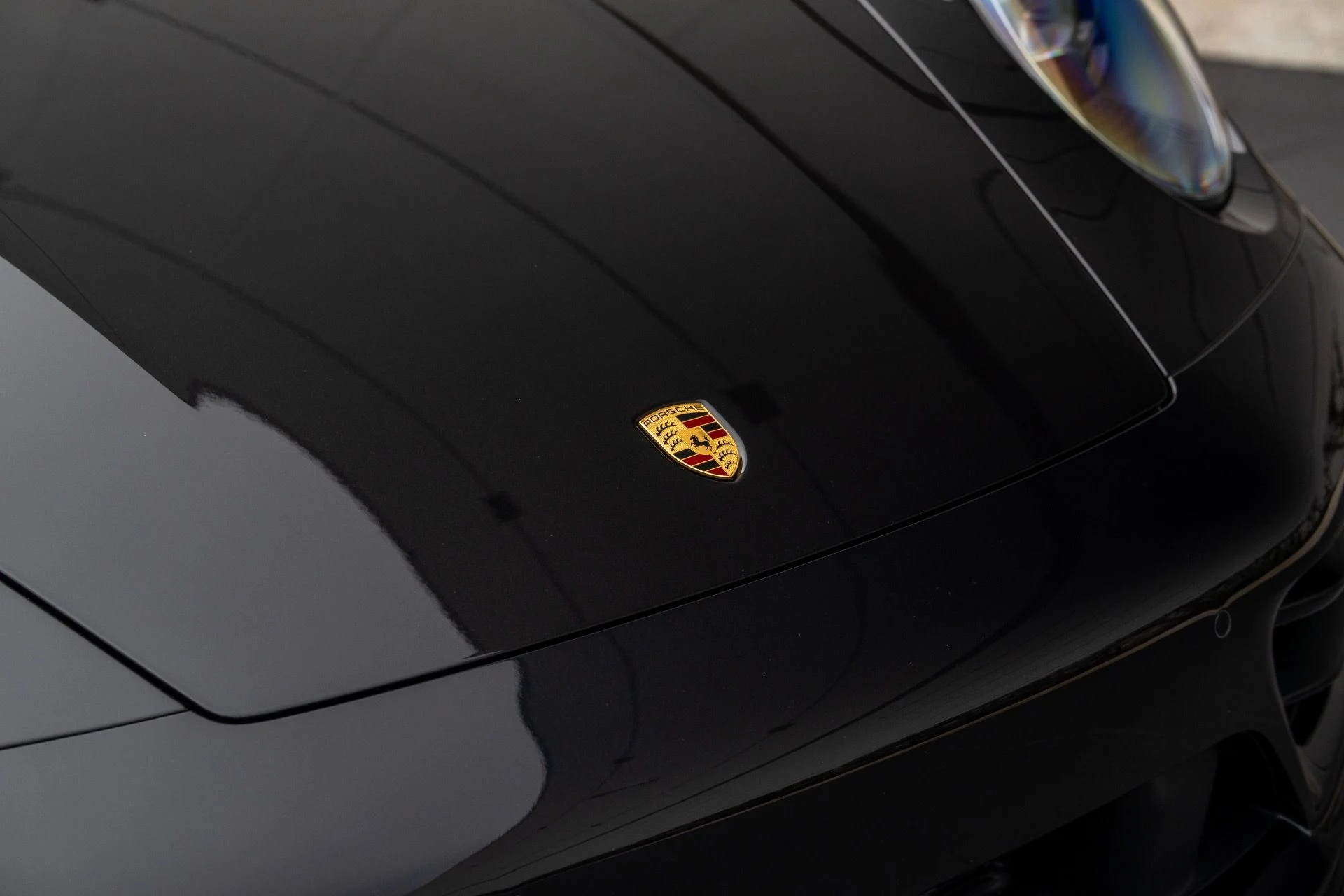 mph011_3649725013_Used_2024_Porsche_911_Targa_4_GTS_1758664261_79a1b54934